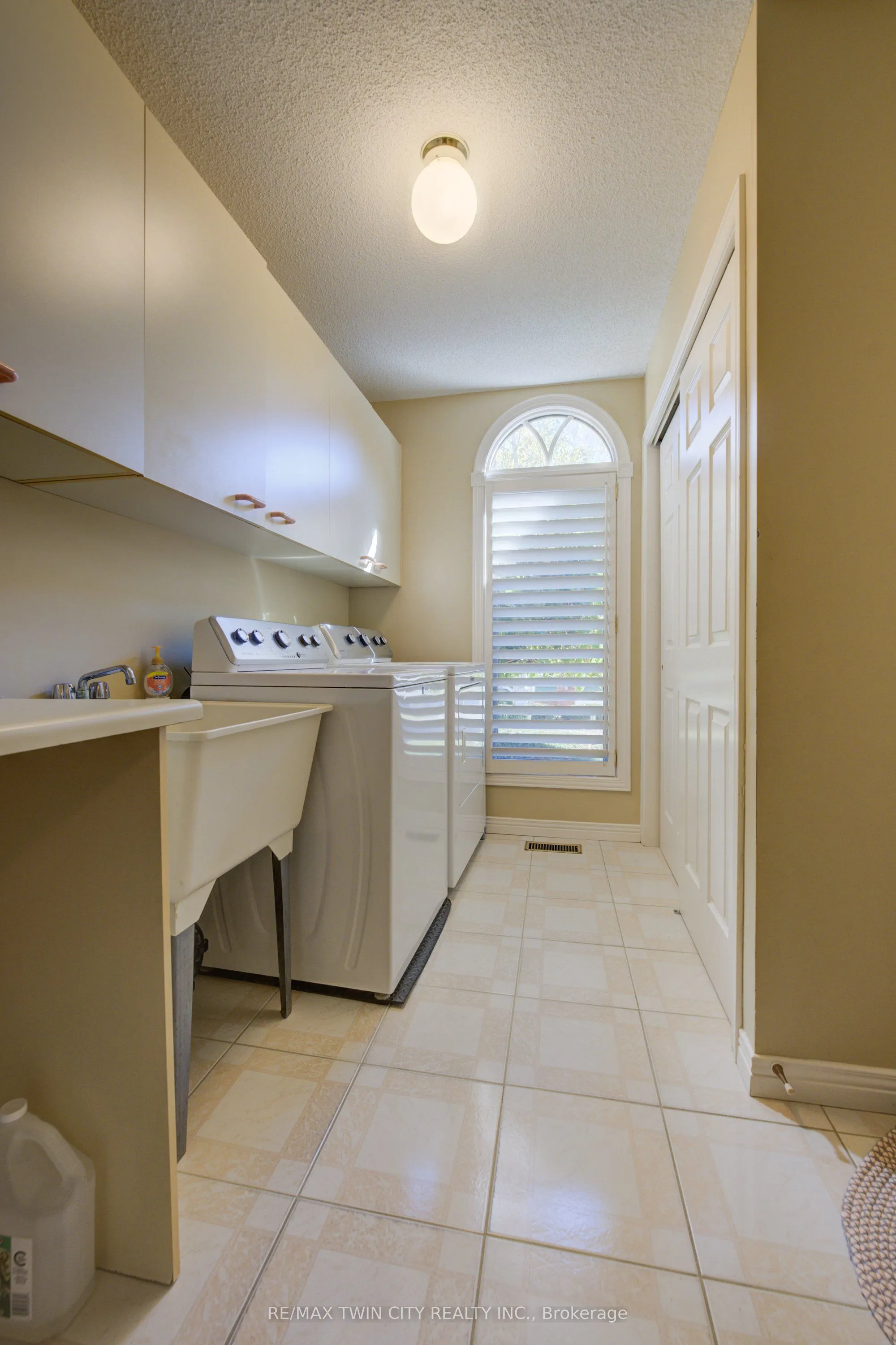 592 Manorwood Court