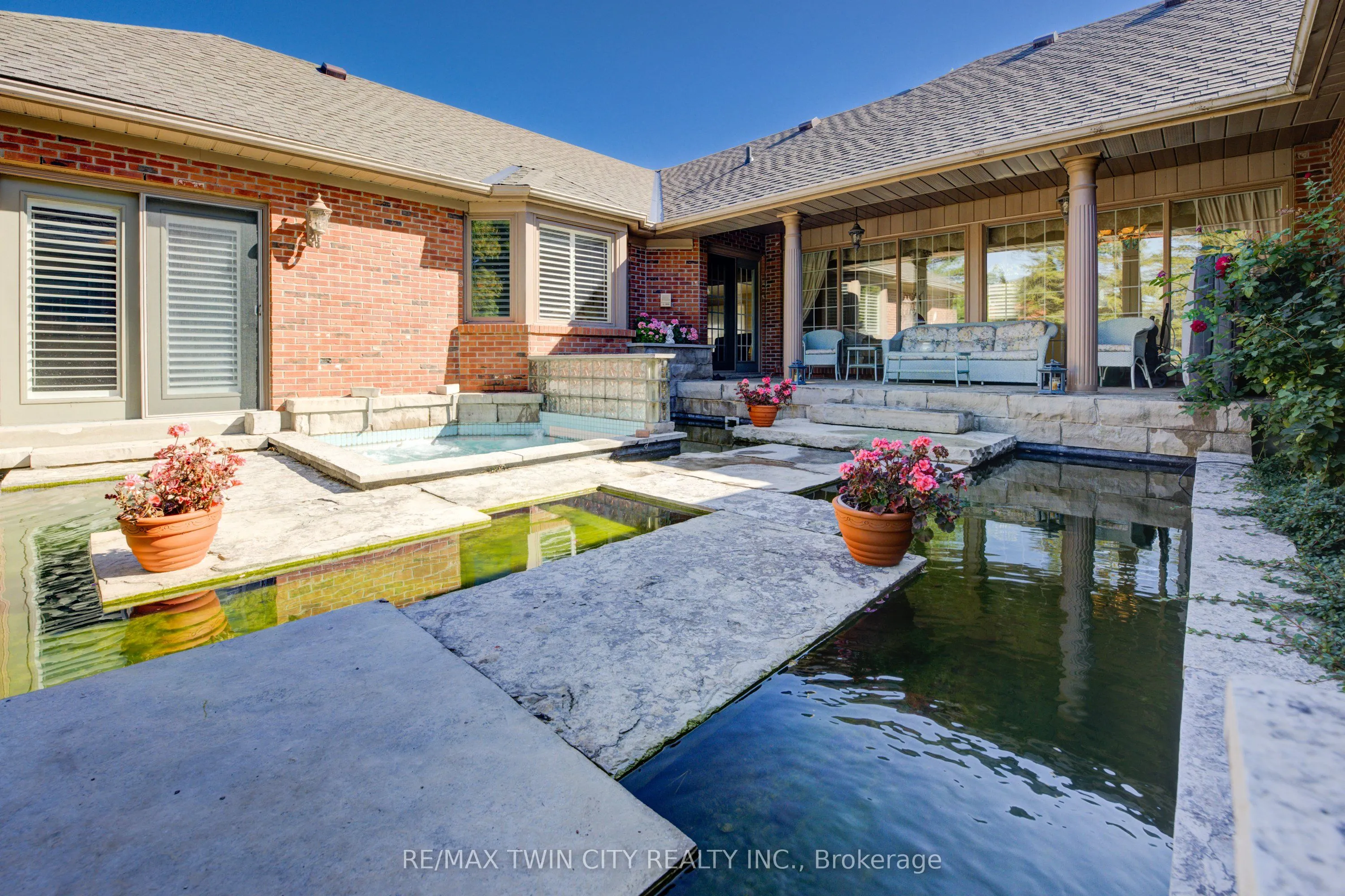 592 Manorwood Court