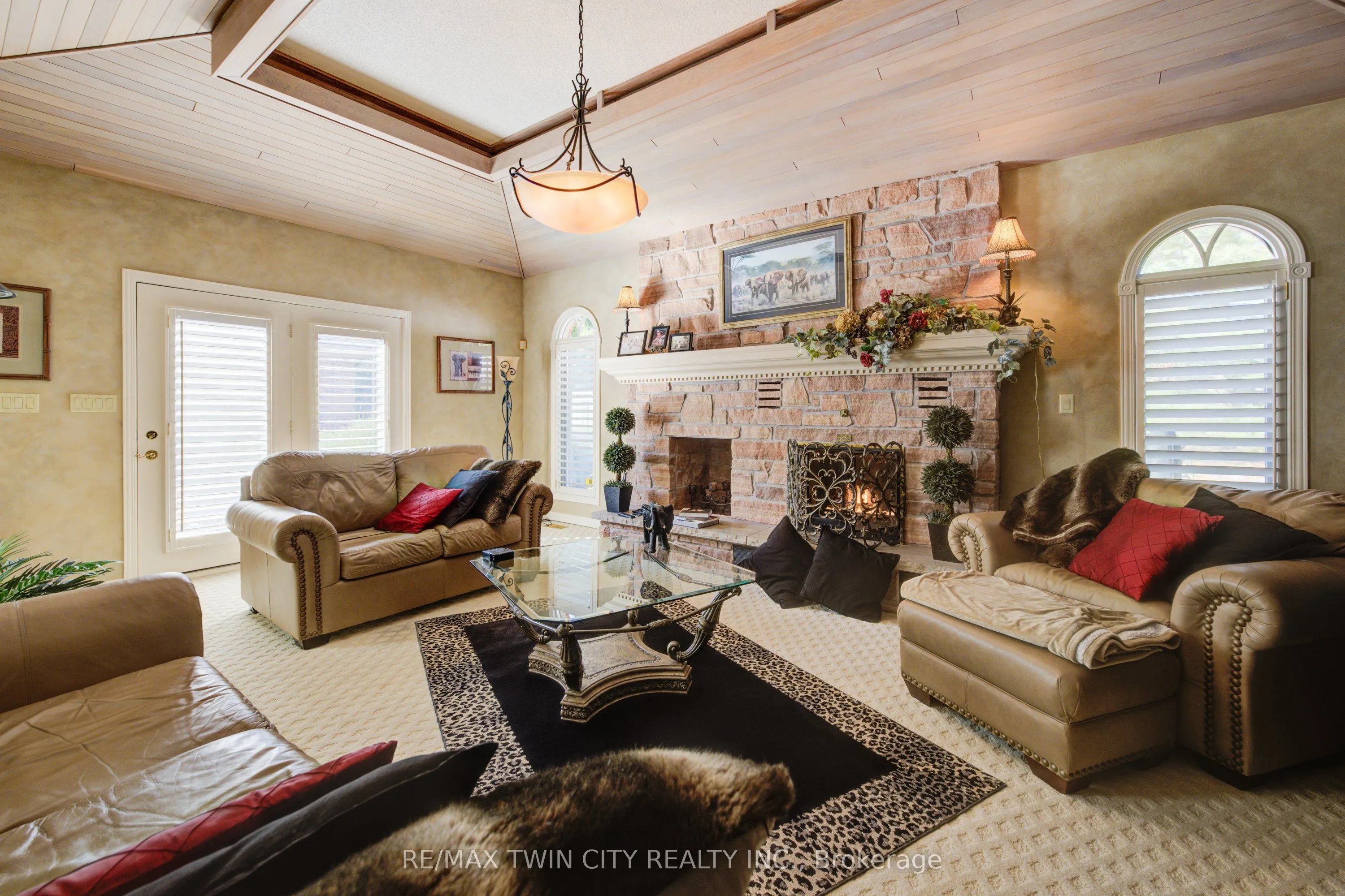 592 Manorwood Court