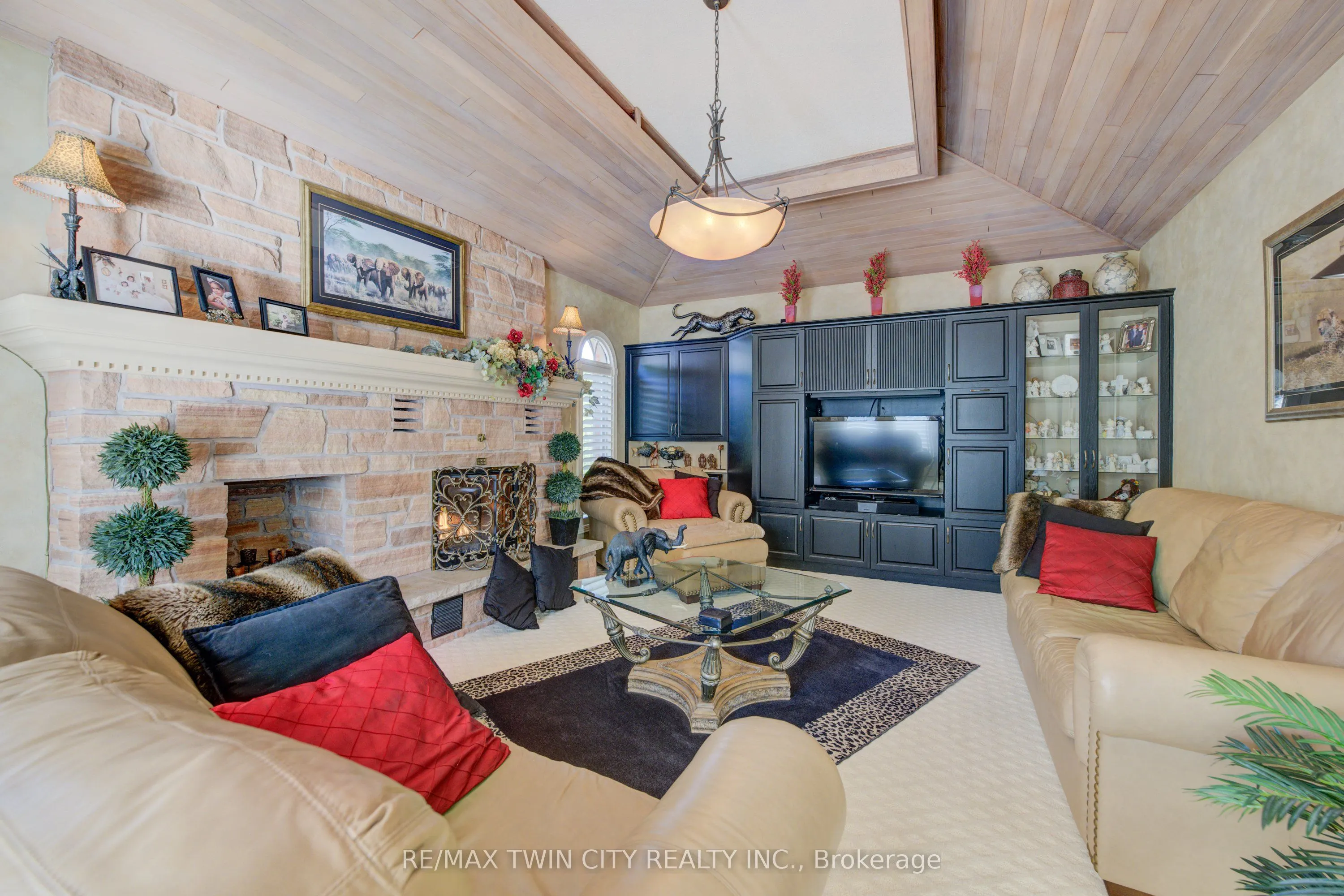592 Manorwood Court