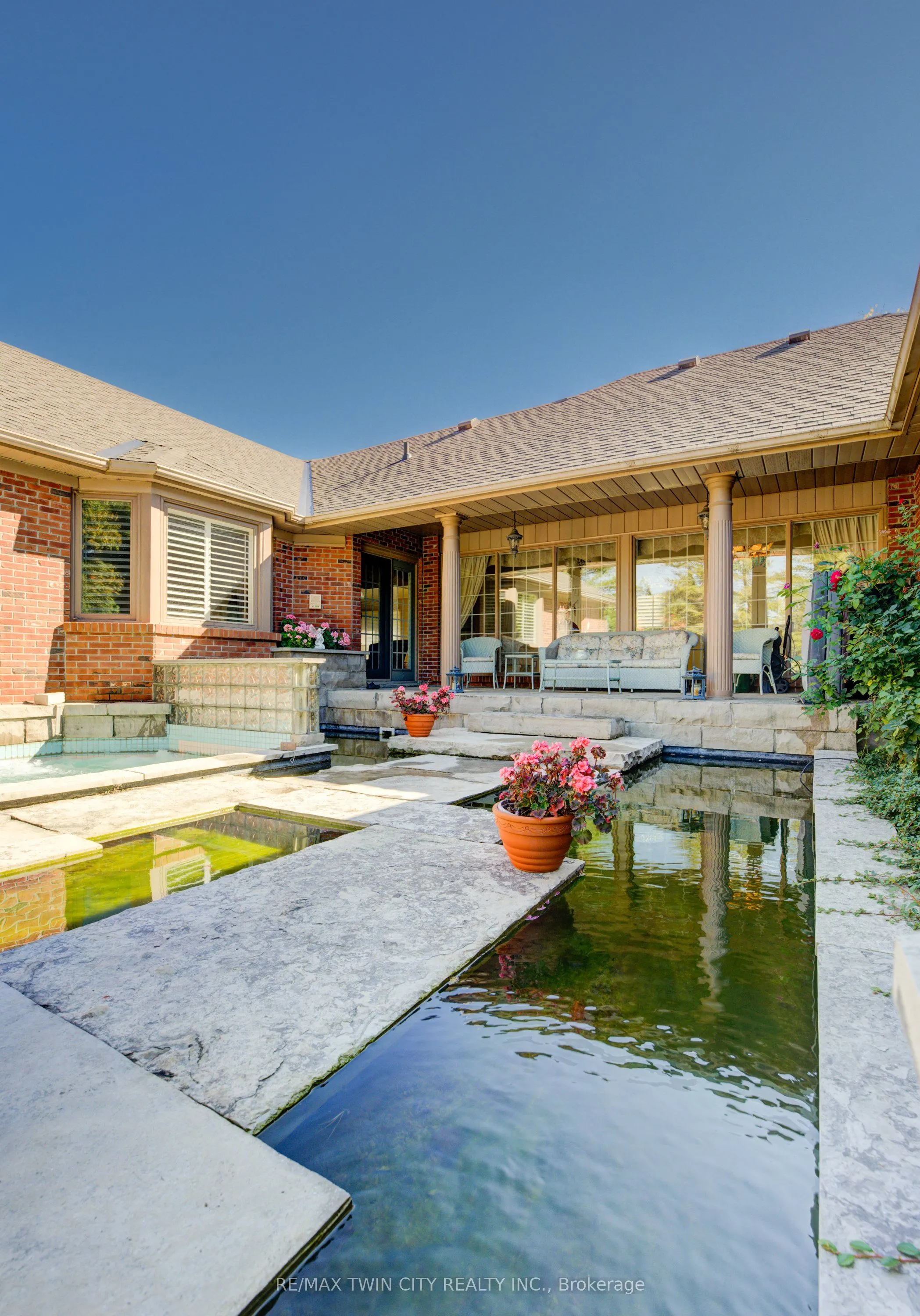 592 Manorwood Court