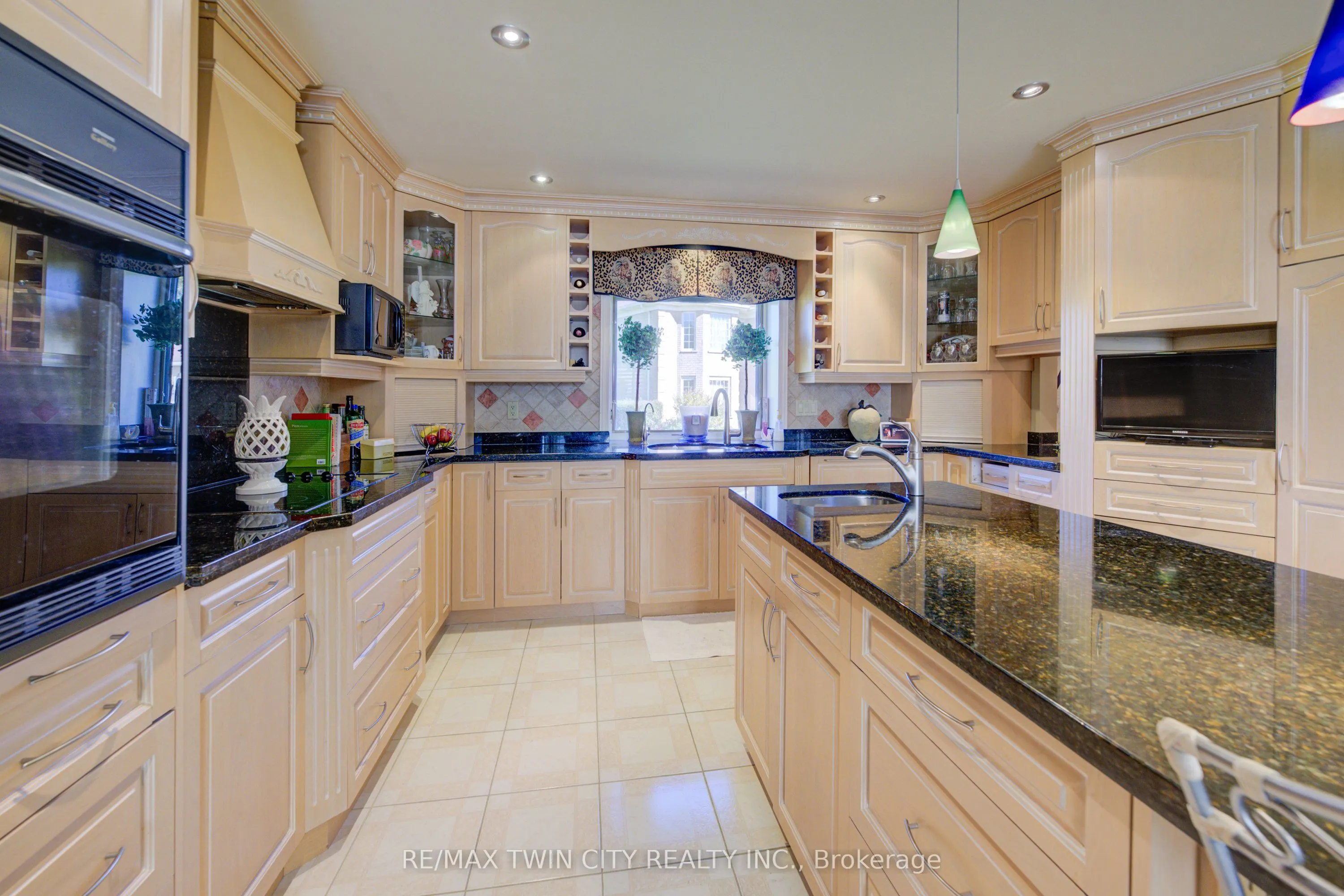 592 Manorwood Court