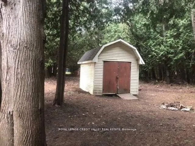 5 Laurel Lane