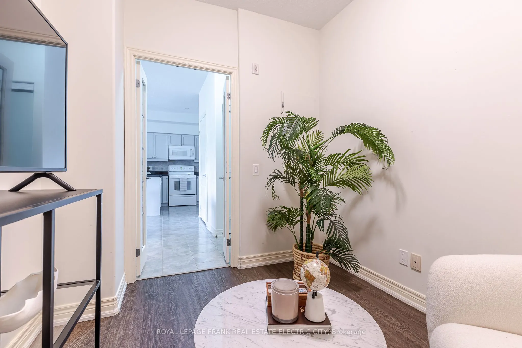 869 Clonsilla Avenue, #217