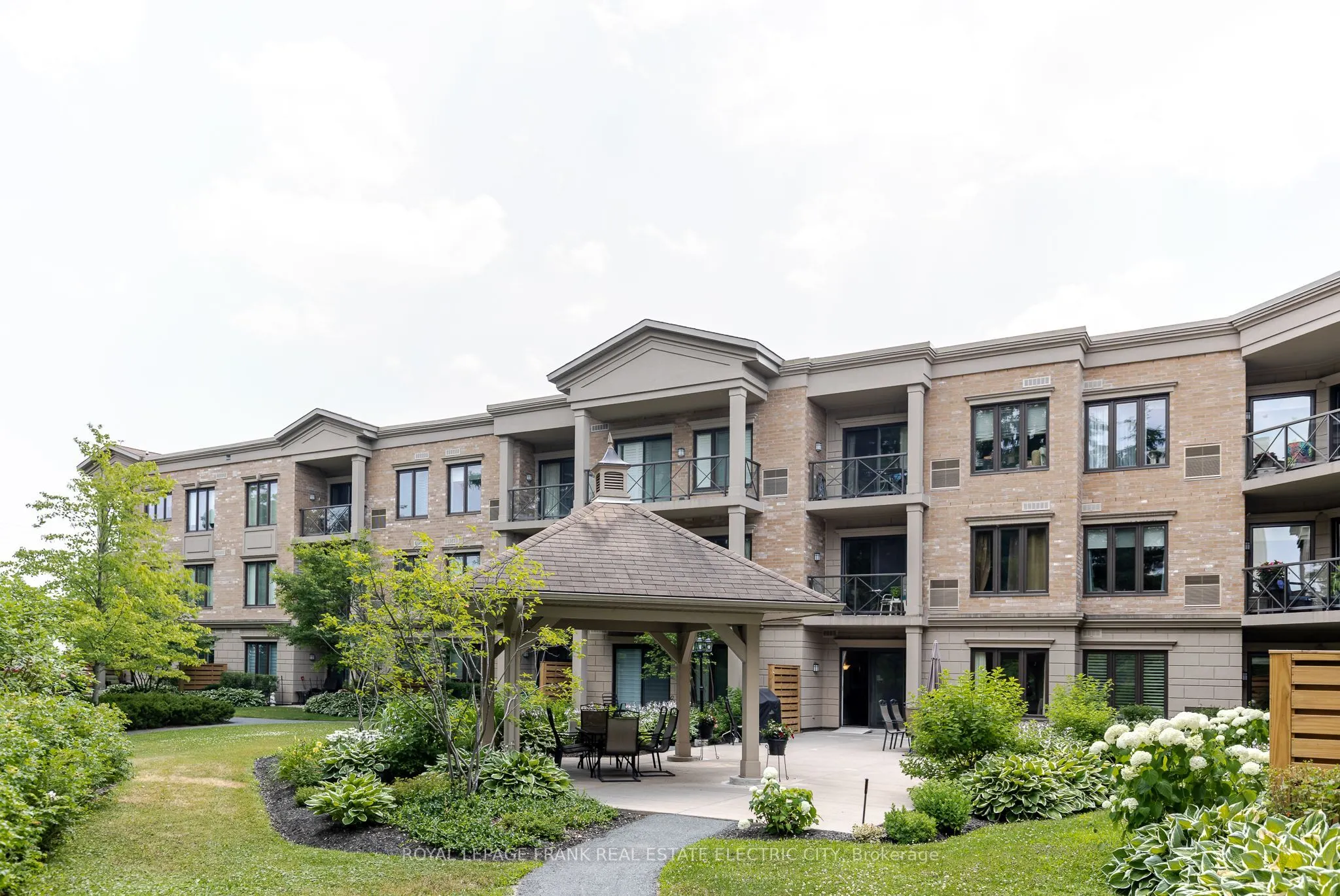 869 Clonsilla Avenue, #217