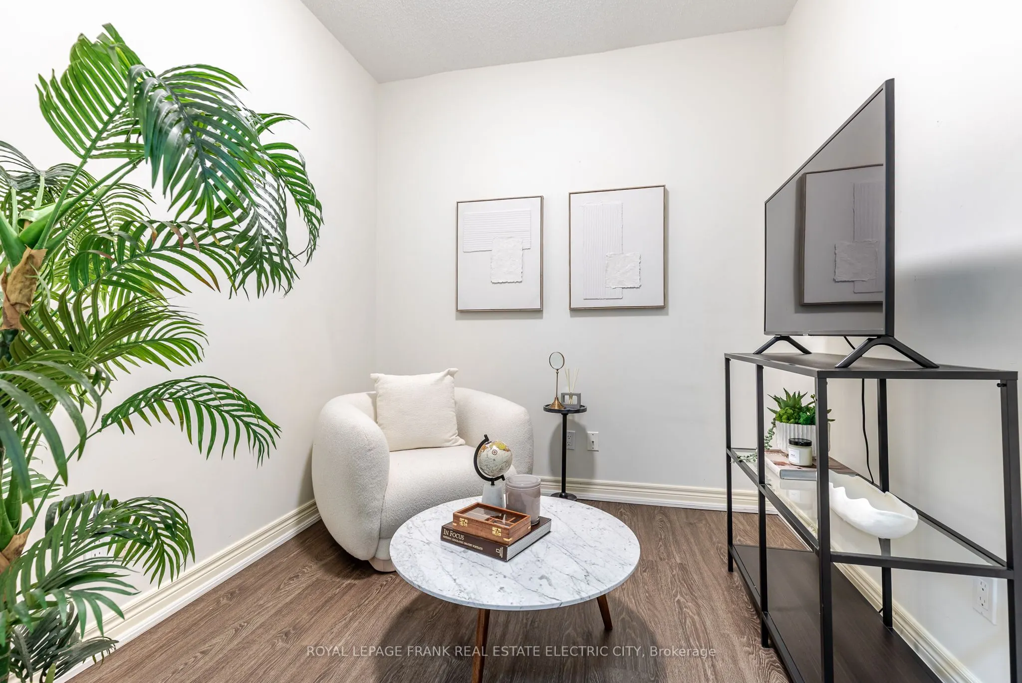 869 Clonsilla Avenue, #217