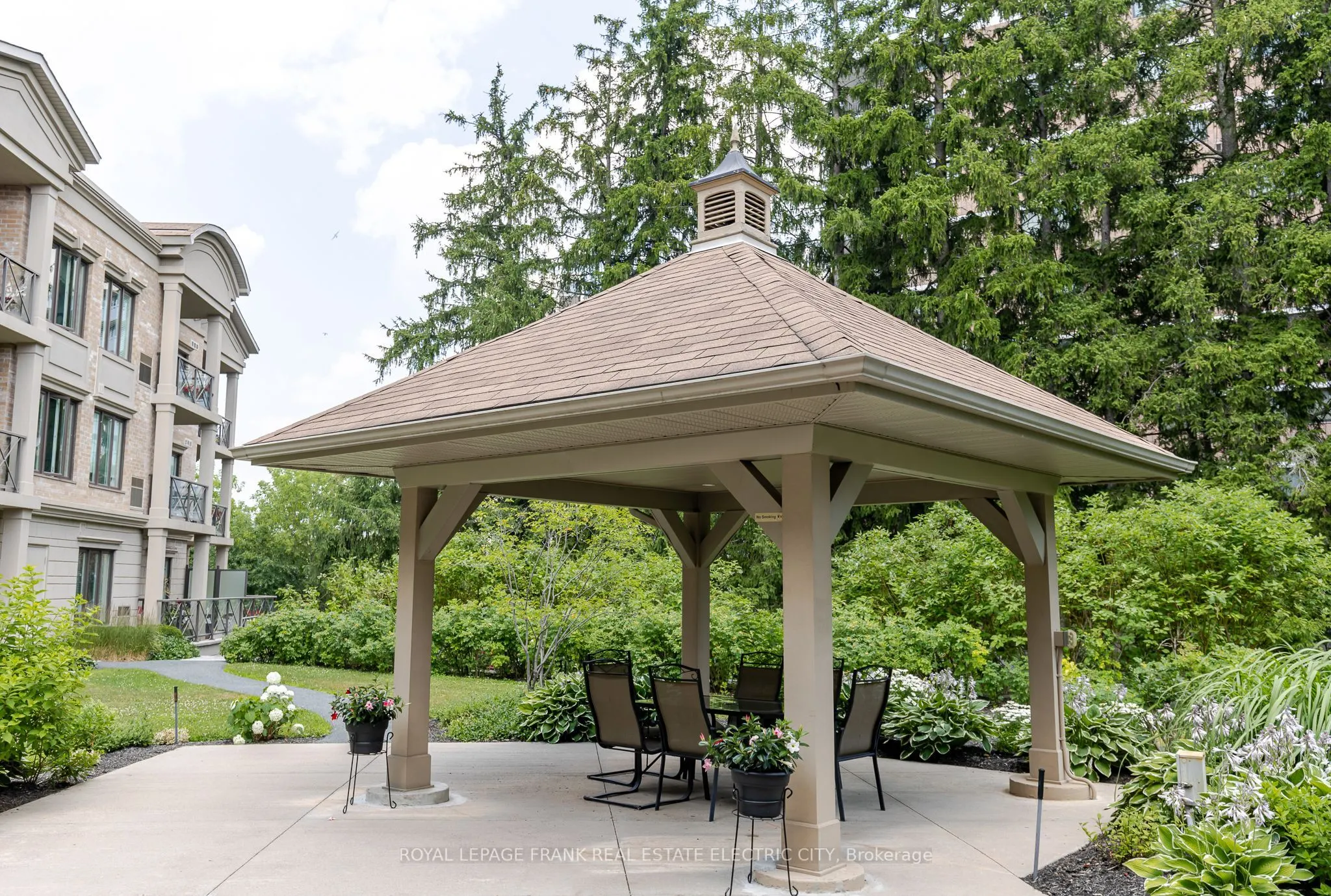 869 Clonsilla Avenue, #217