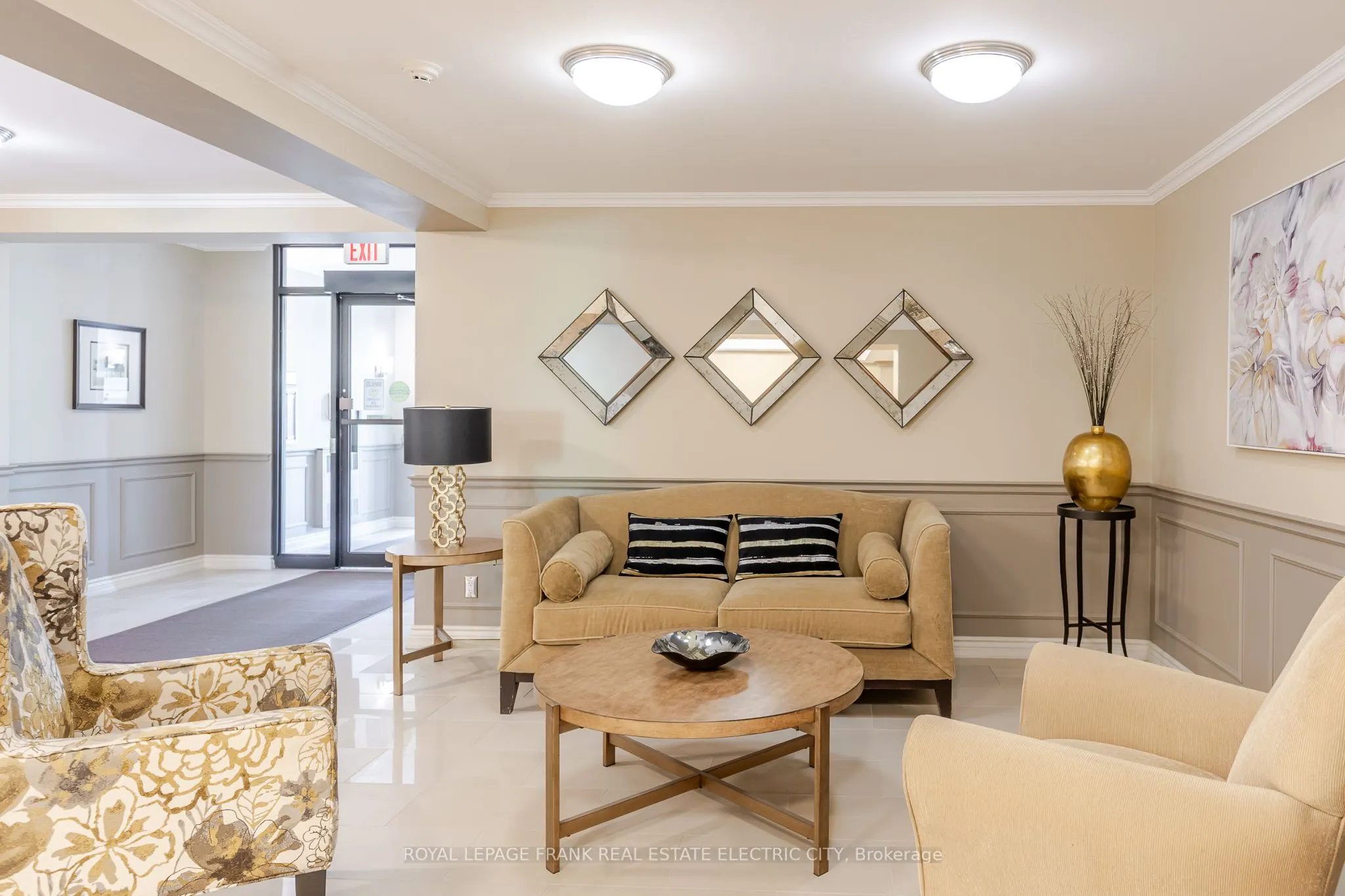 869 Clonsilla Avenue, #217