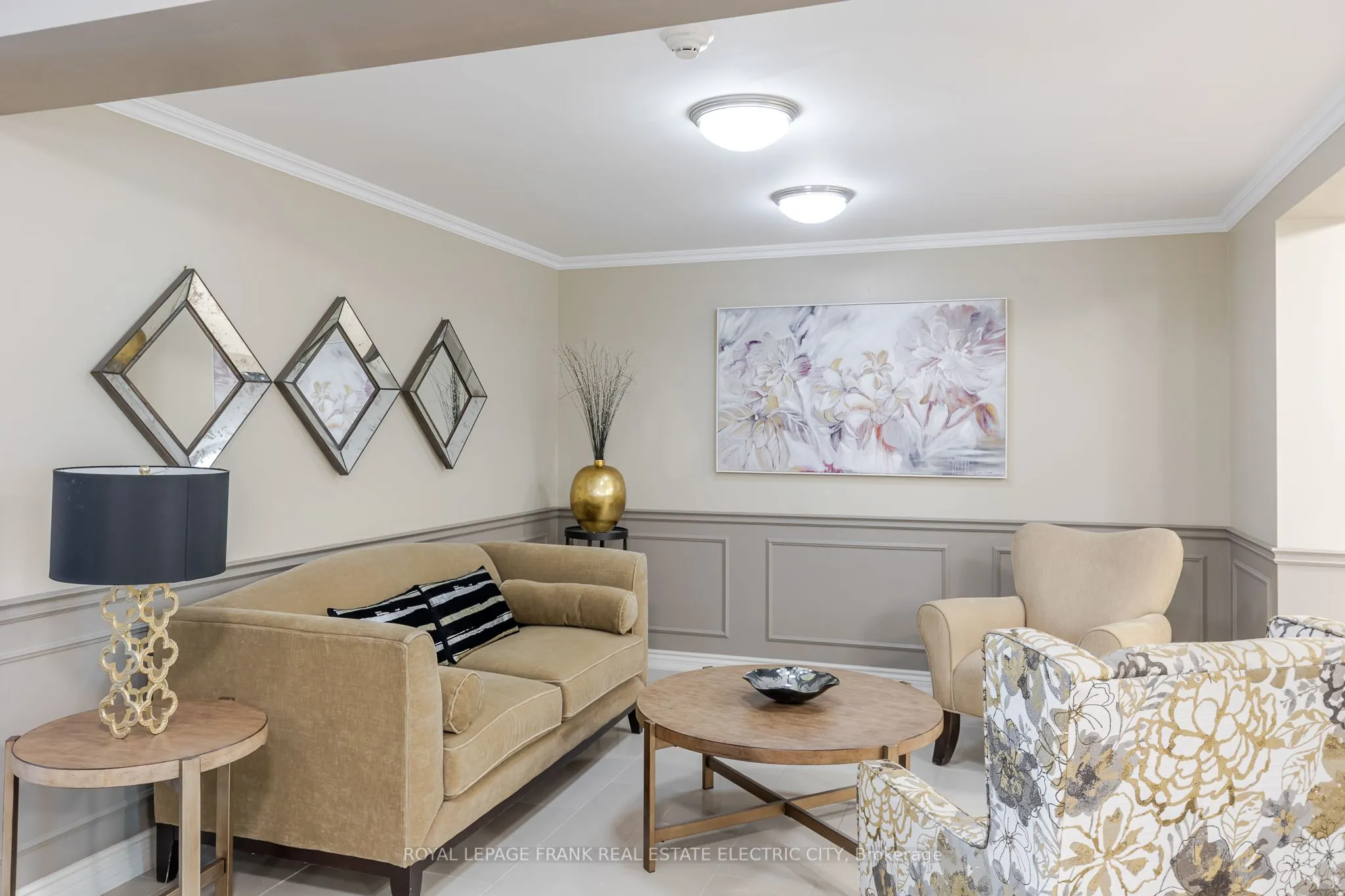 869 Clonsilla Avenue, #217