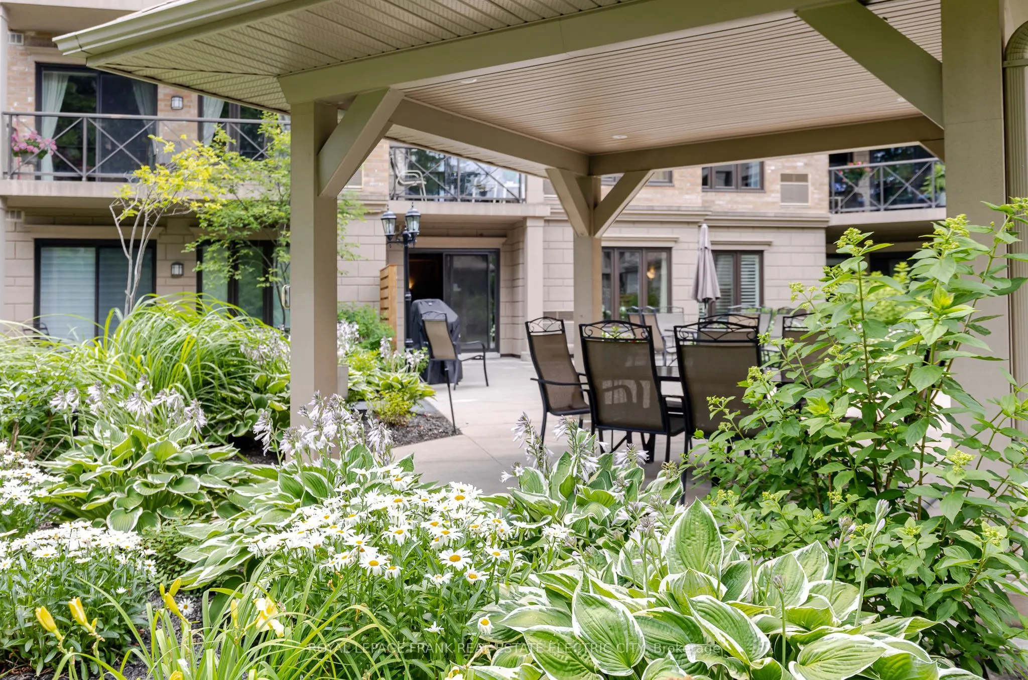 869 Clonsilla Avenue, #217