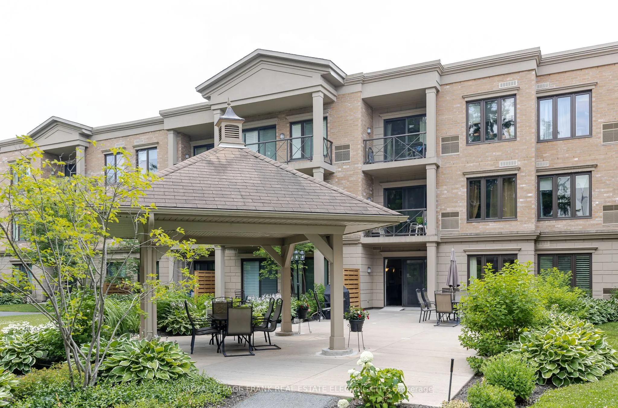 869 Clonsilla Avenue, #217