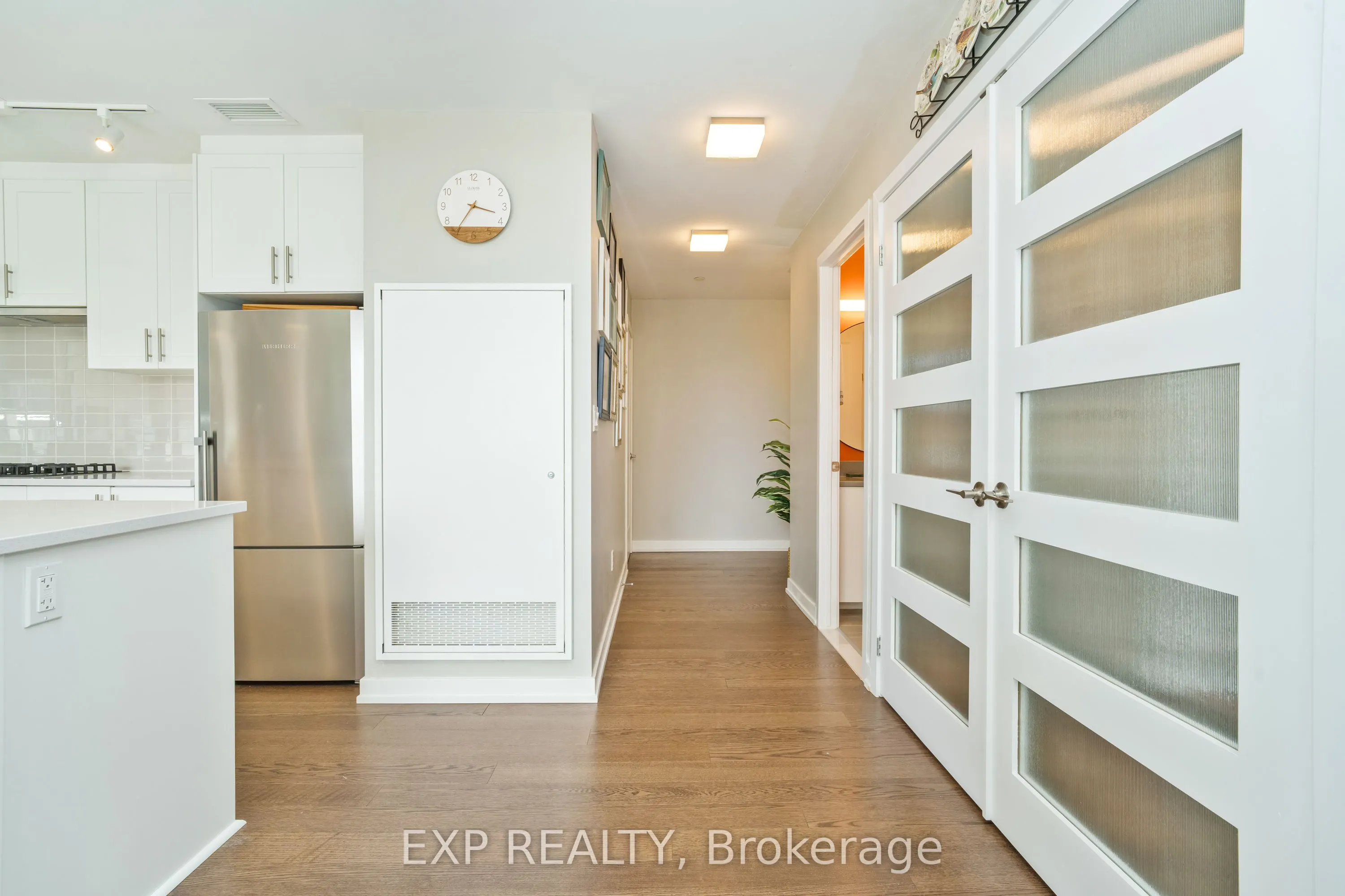 570 De Mazenod Avenue, #209