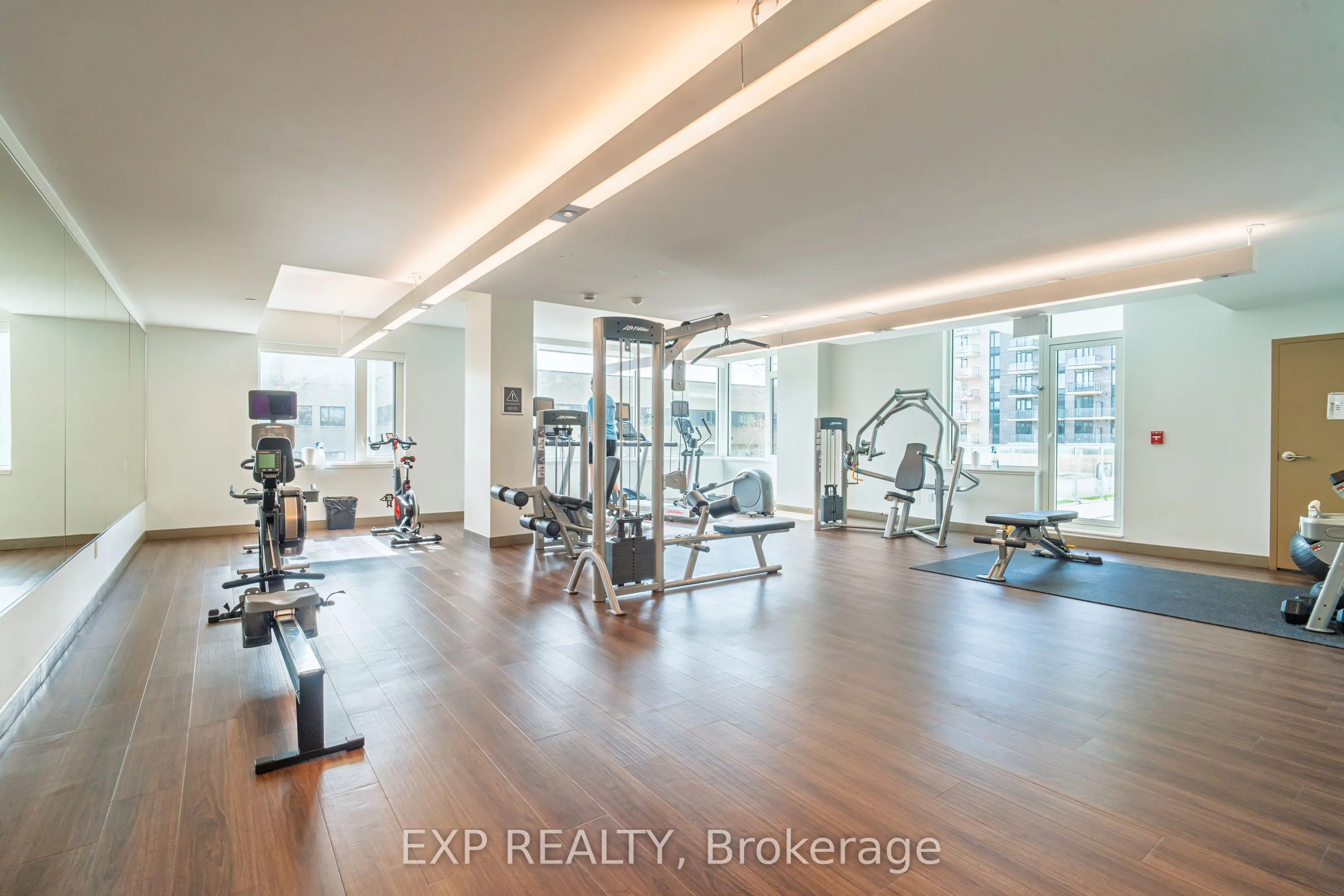 570 De Mazenod Avenue, #209