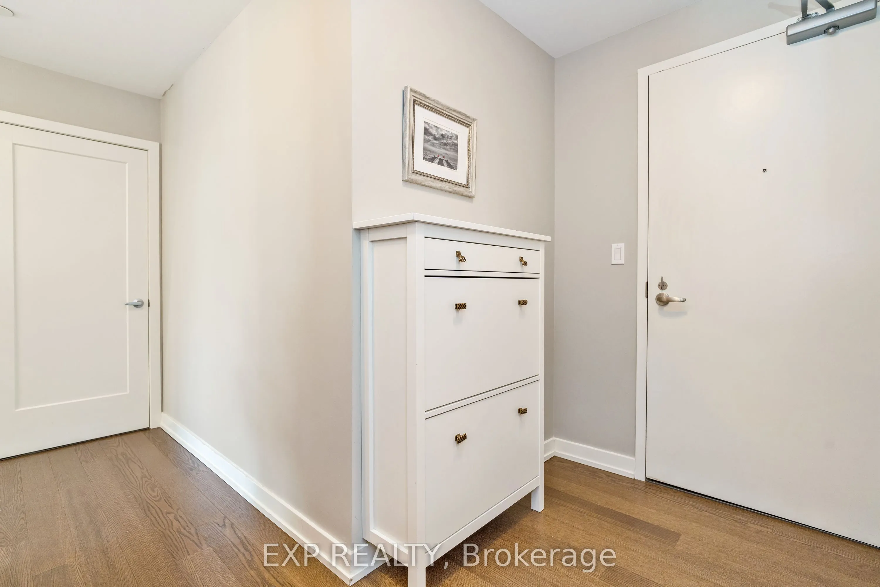 570 De Mazenod Avenue, #209