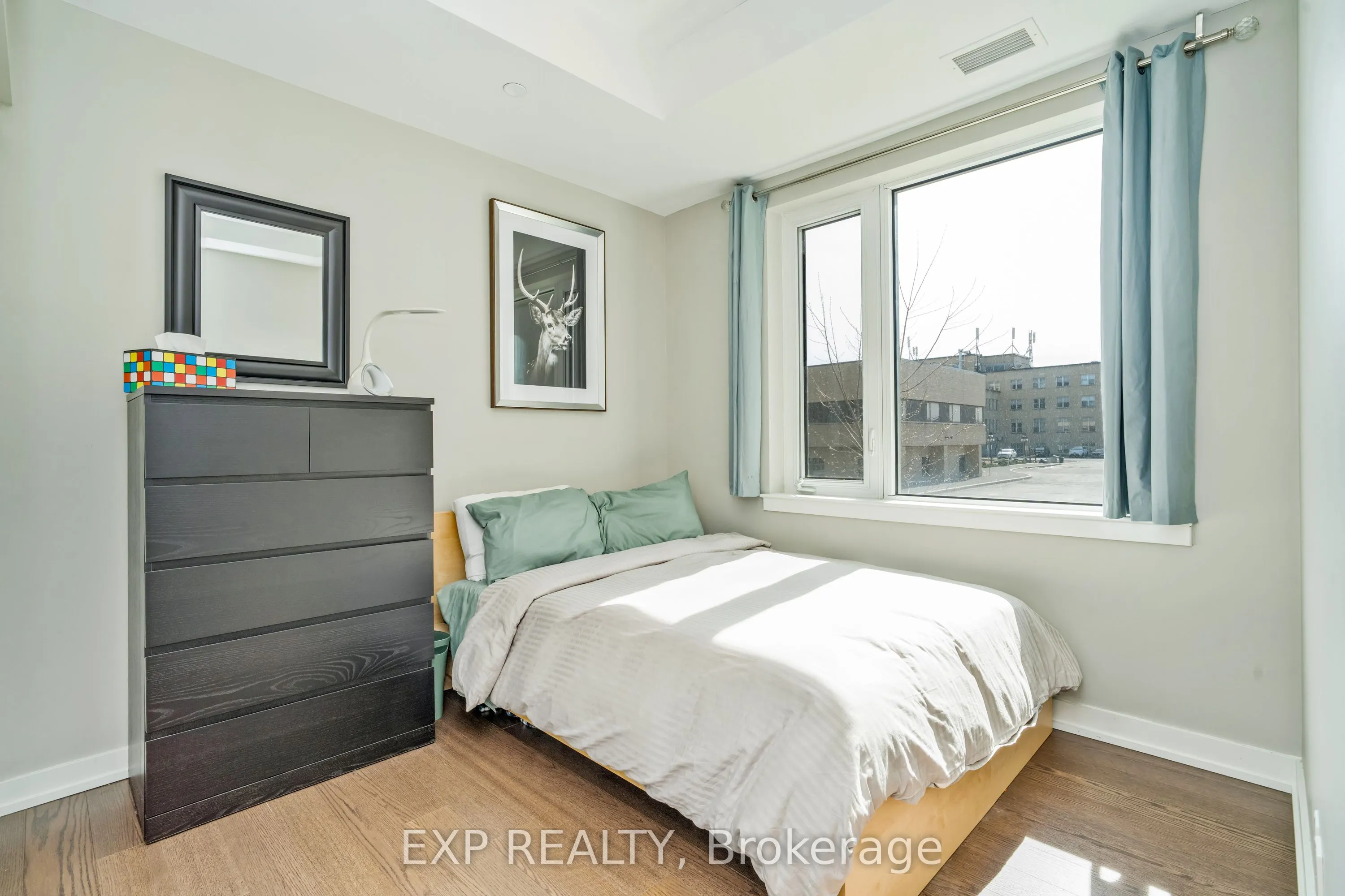 570 De Mazenod Avenue, #209