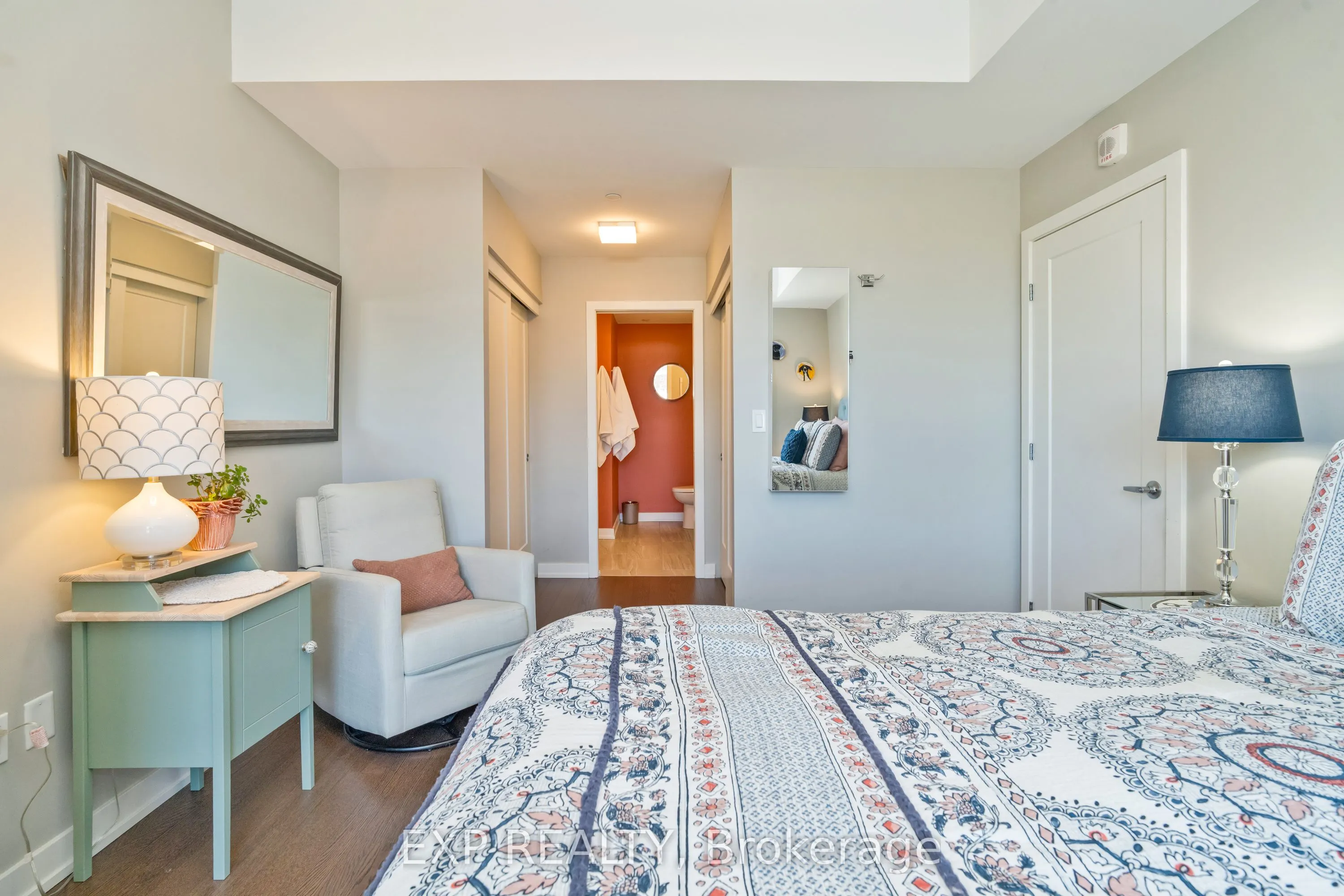 570 De Mazenod Avenue, #209