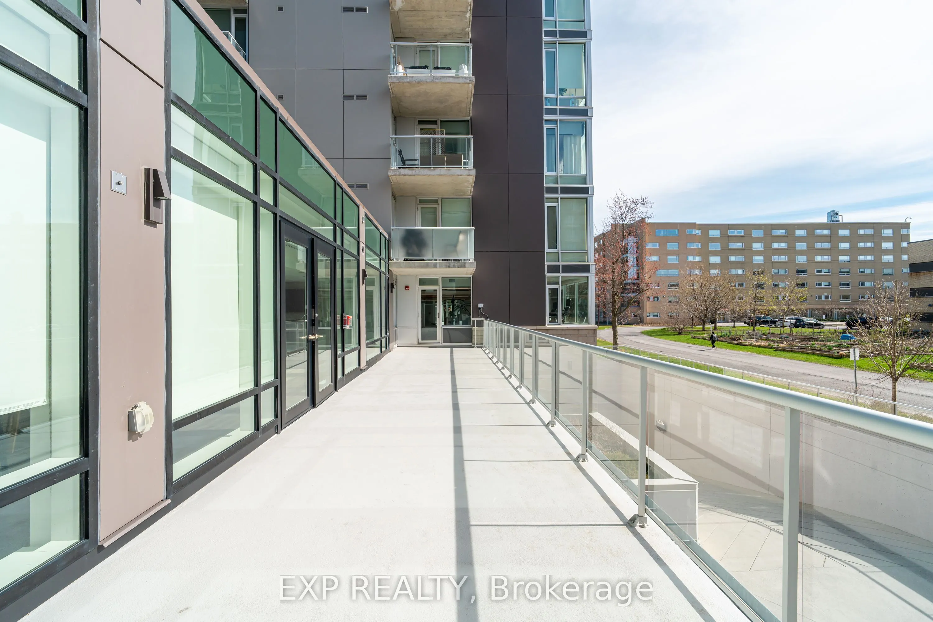 570 De Mazenod Avenue, #209