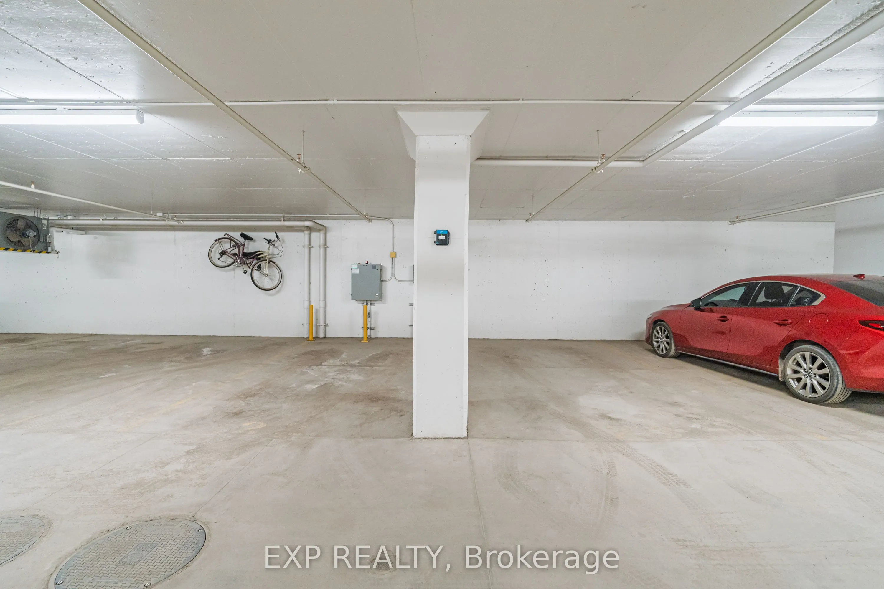 570 De Mazenod Avenue, #209