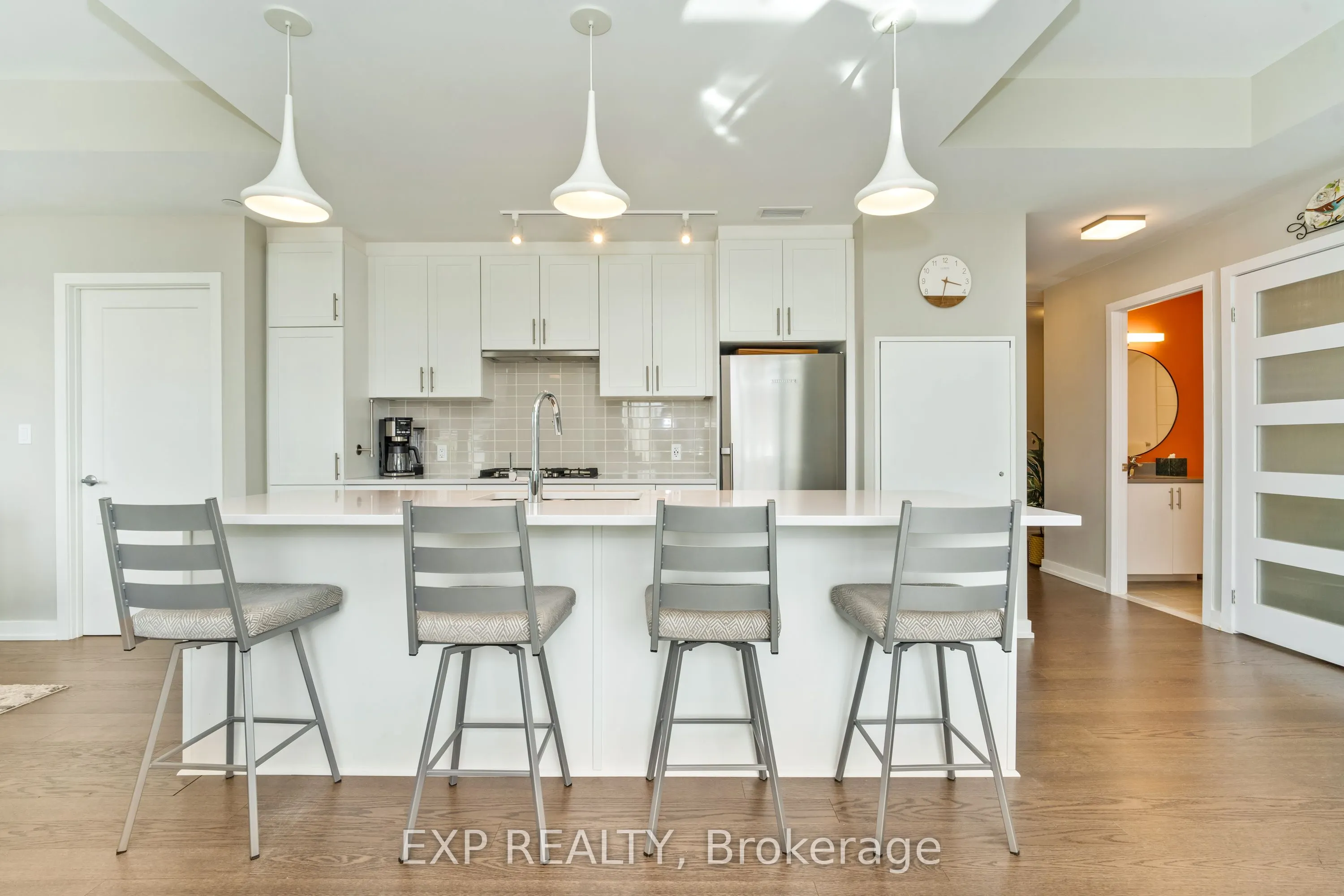 570 De Mazenod Avenue, #209