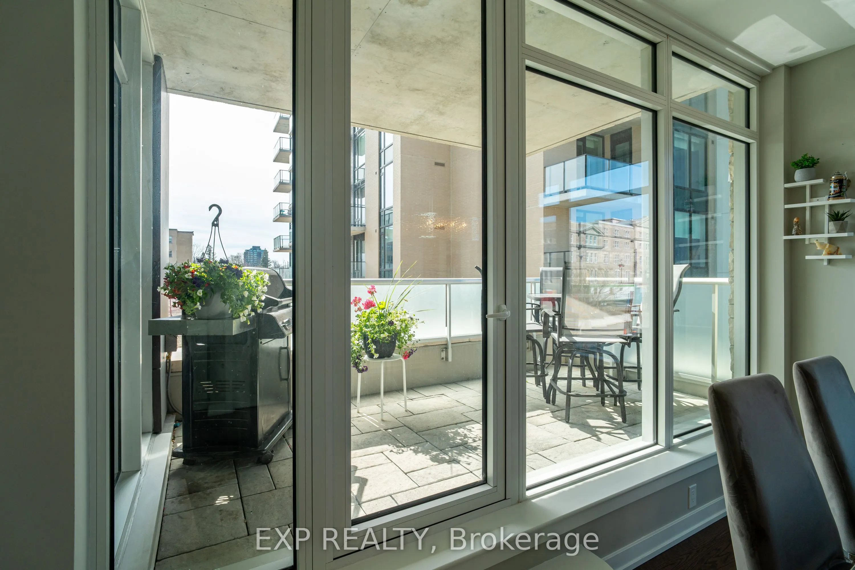 570 De Mazenod Avenue, #209
