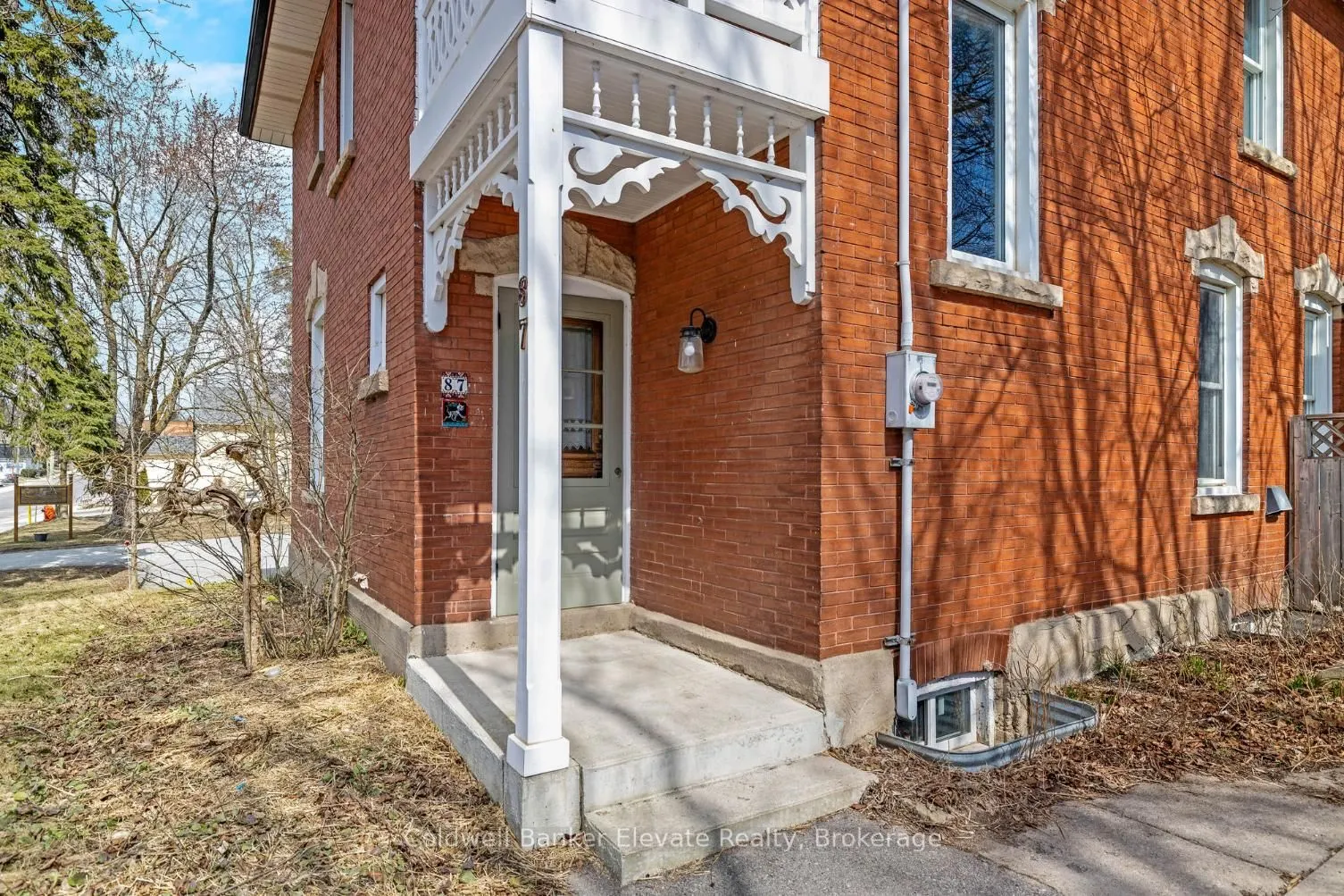 87 Trafalgar Road N