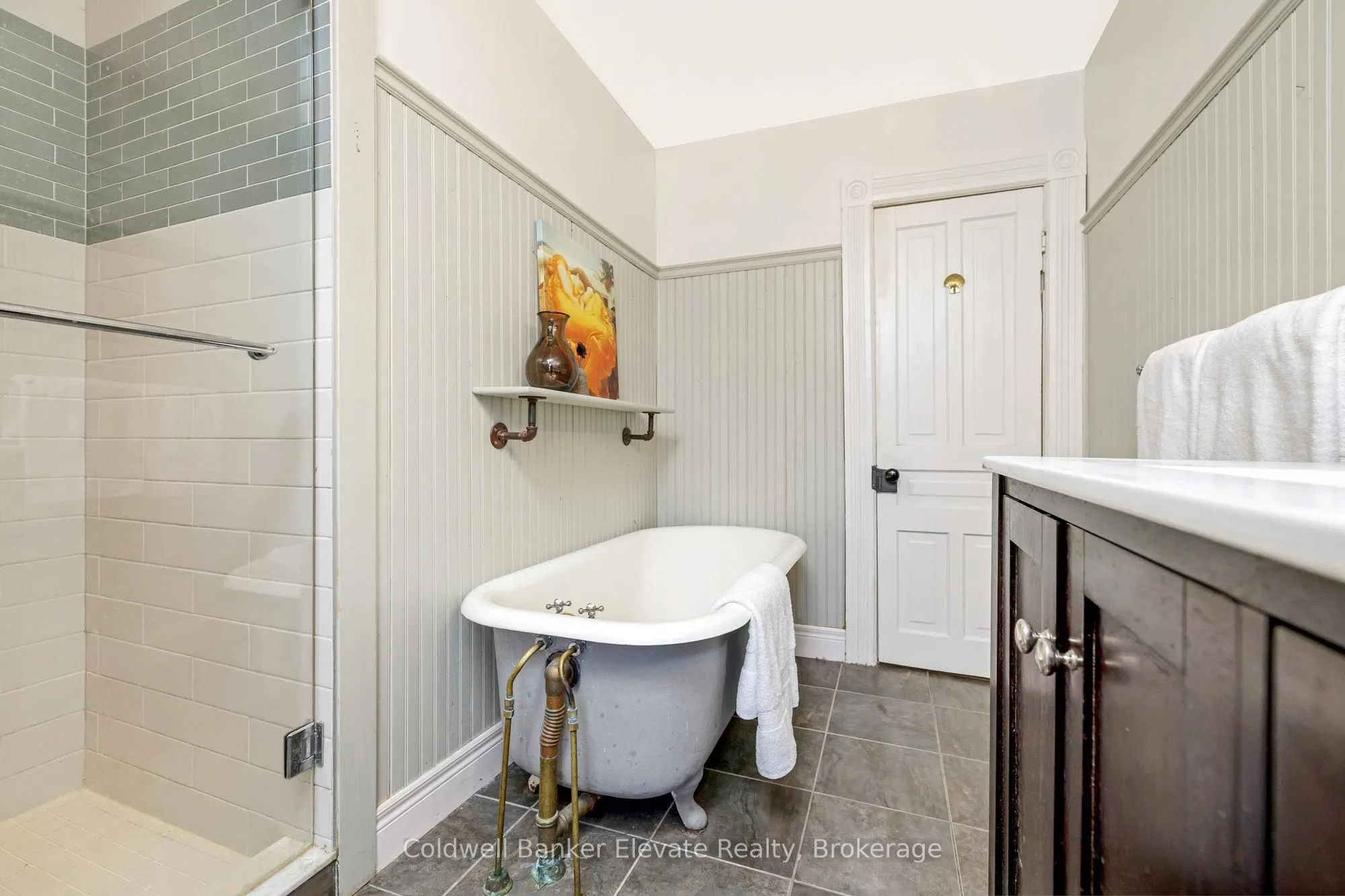 87 Trafalgar Road N