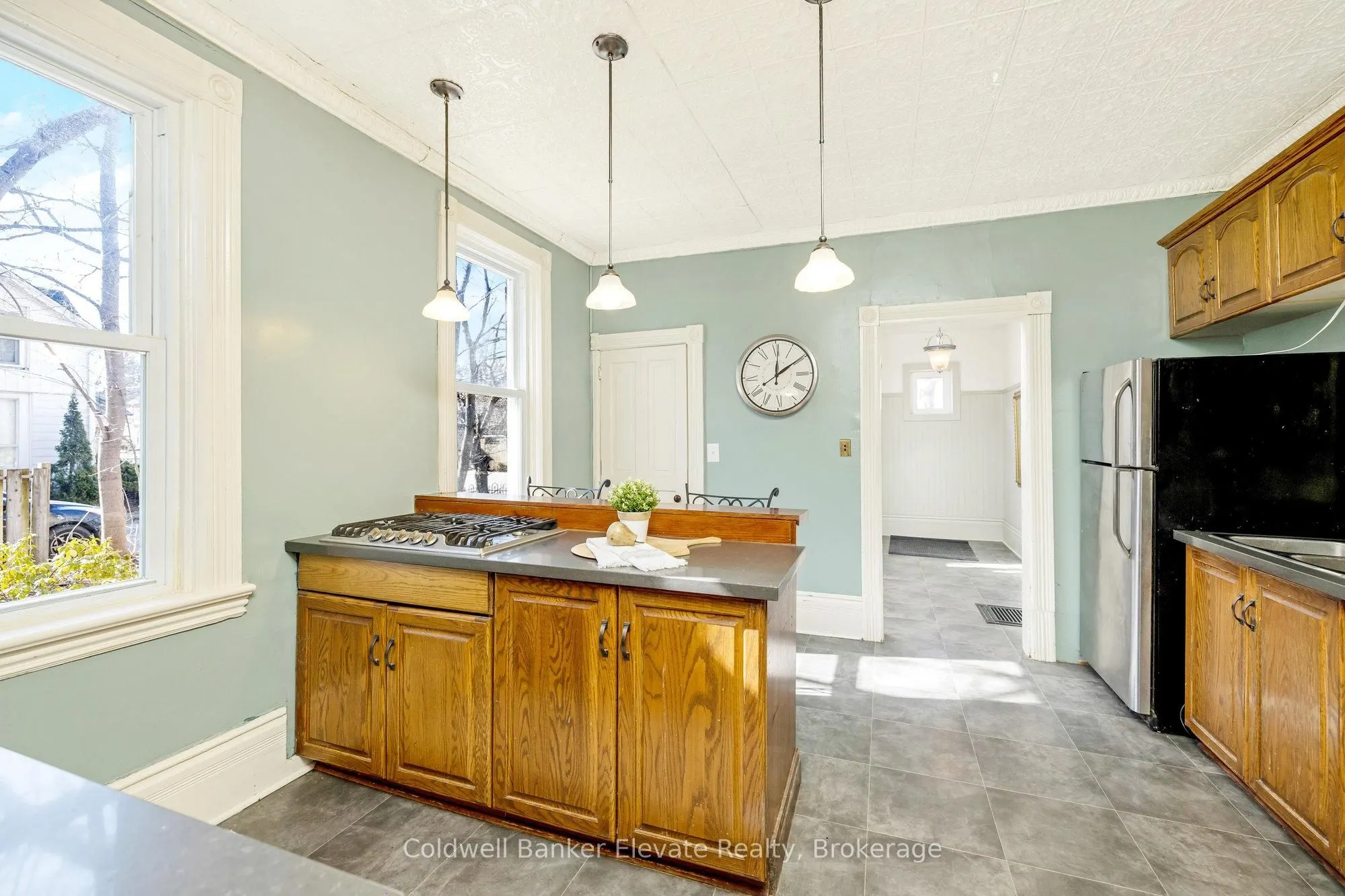 87 Trafalgar Road N
