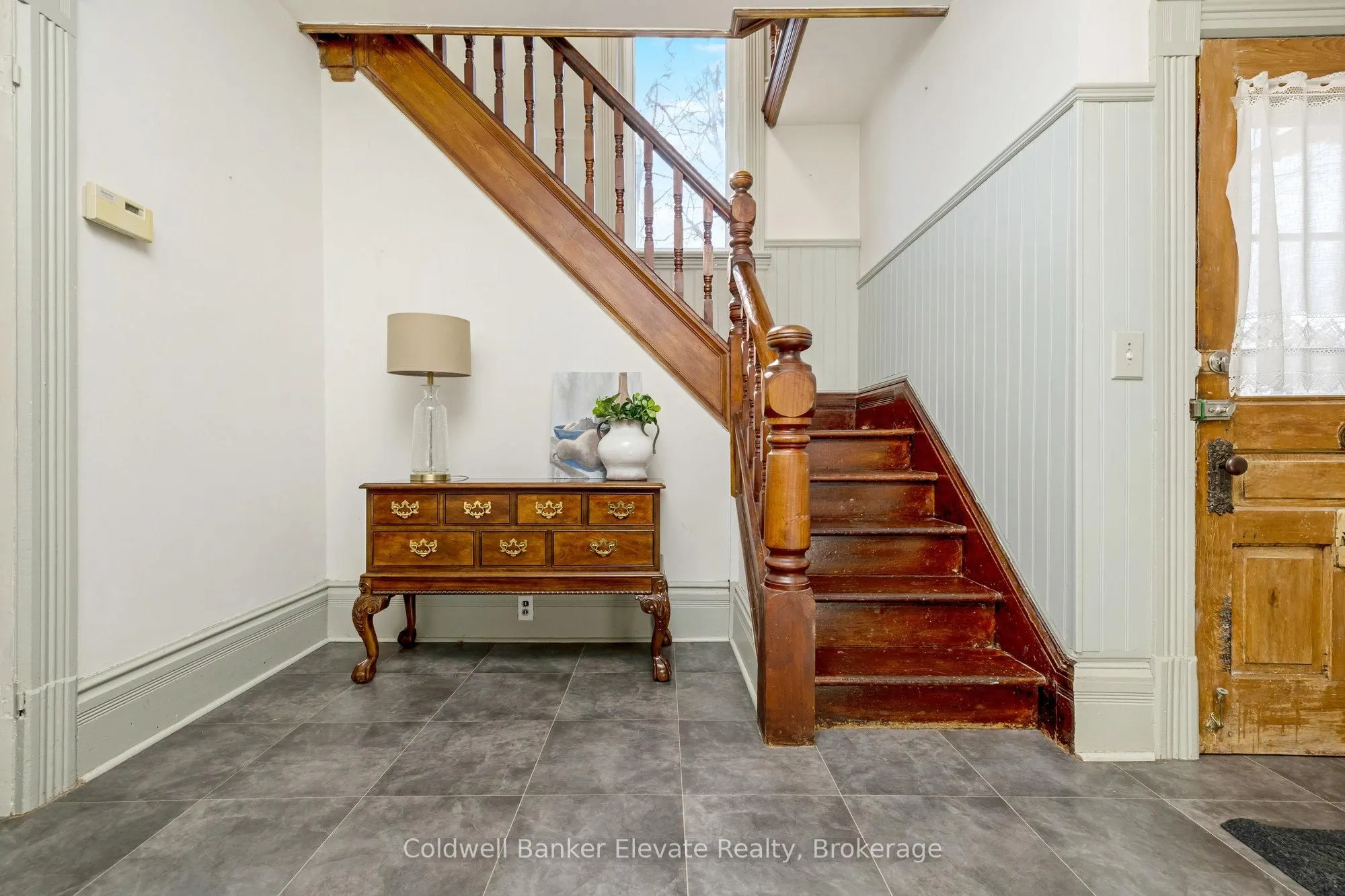 87 Trafalgar Road N