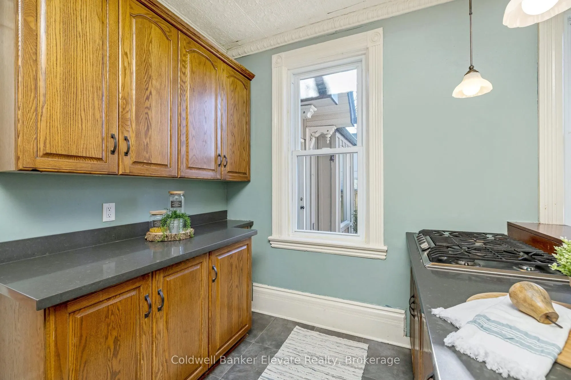 87 Trafalgar Road N