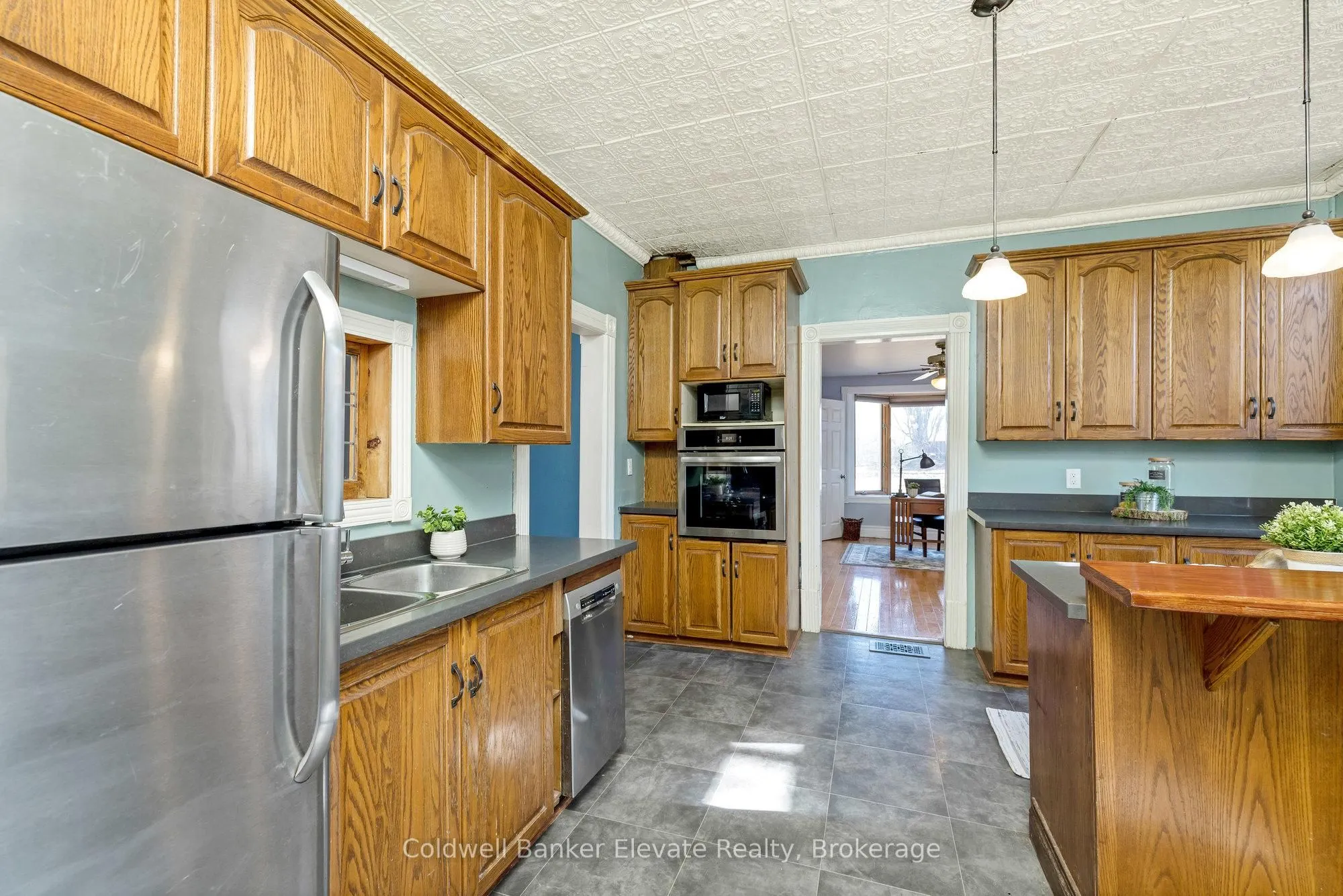 87 Trafalgar Road N
