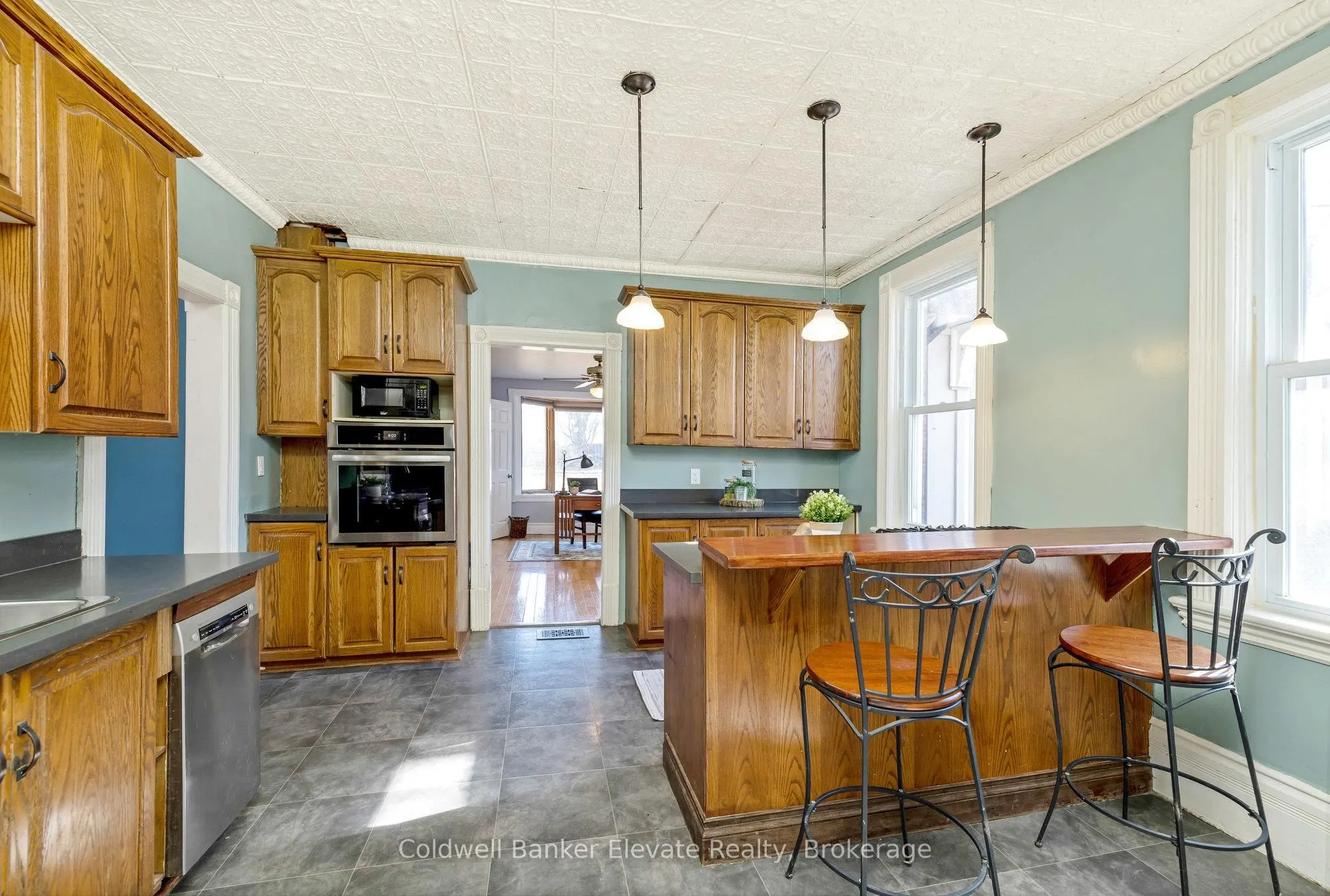 87 Trafalgar Road N