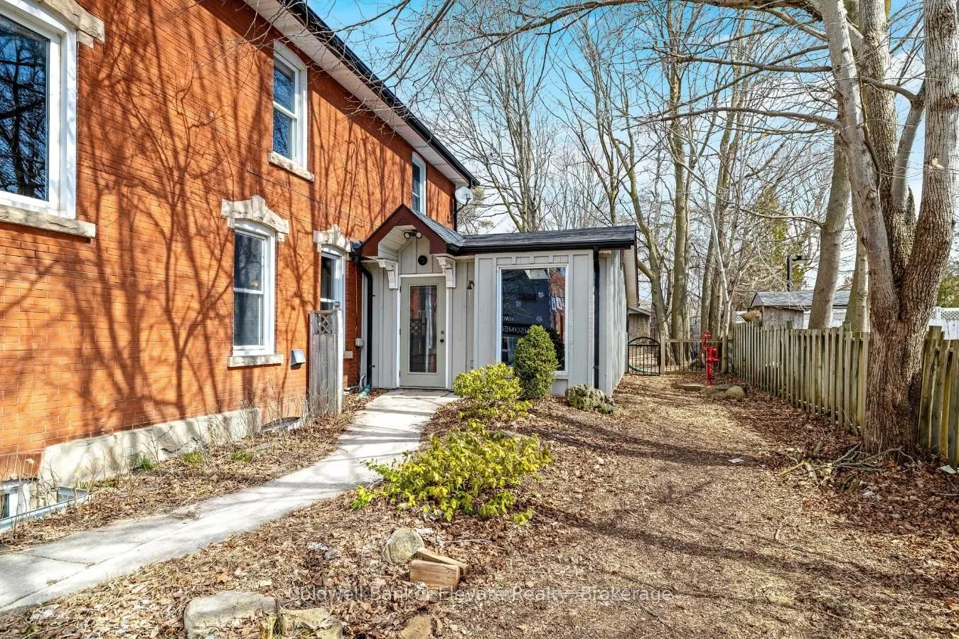 87 Trafalgar Road N