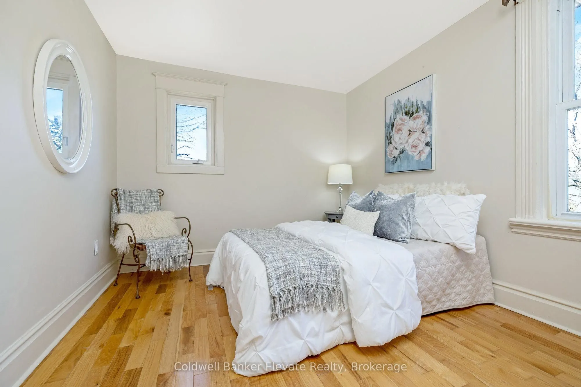 87 Trafalgar Road N