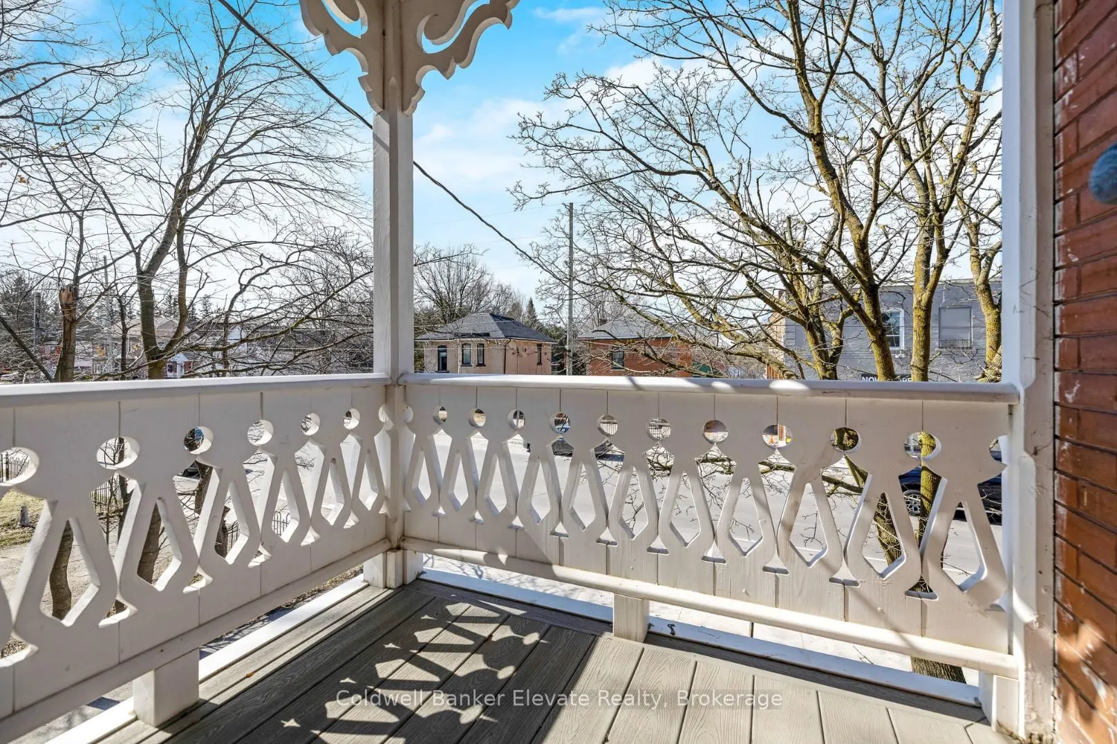 87 Trafalgar Road N