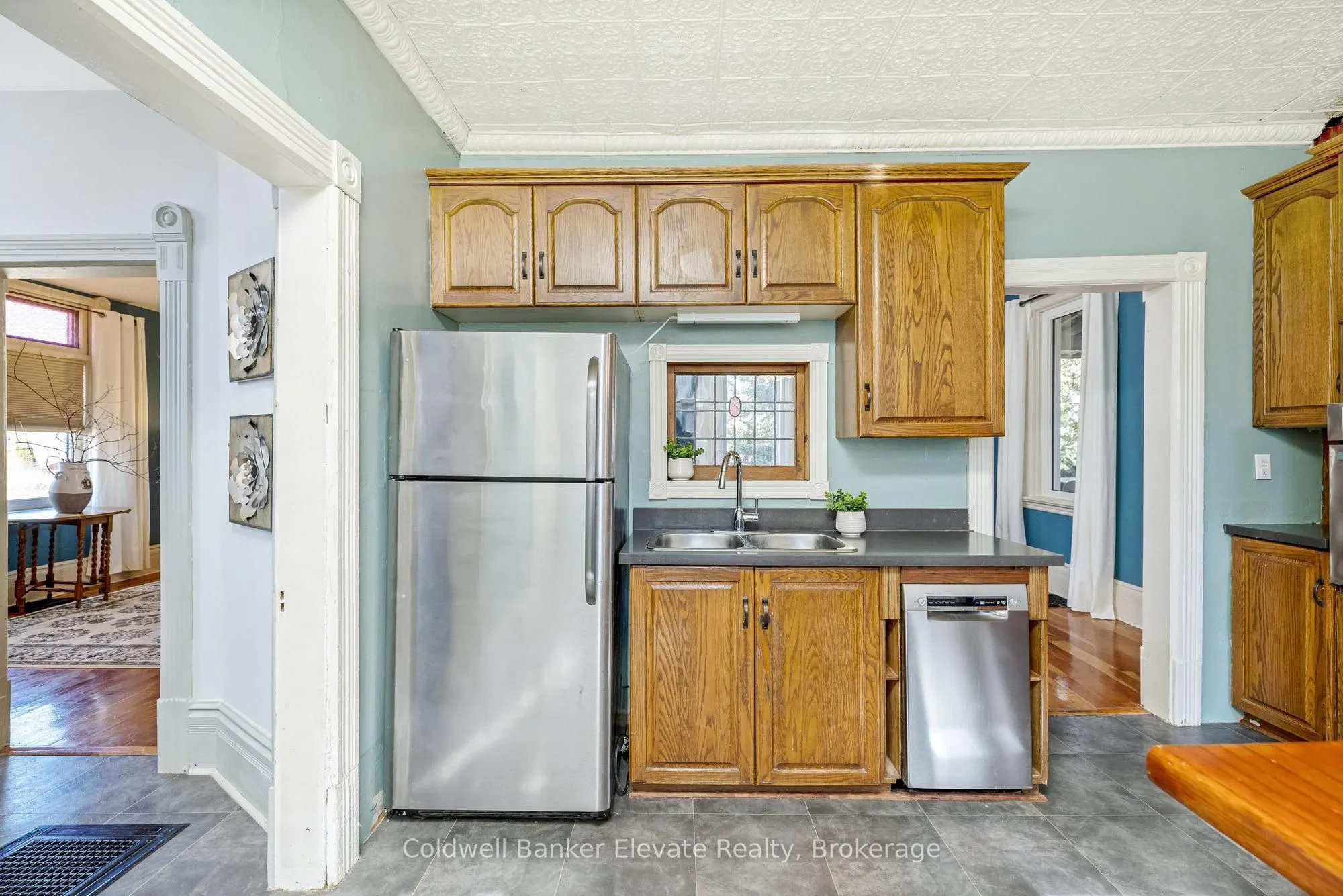 87 Trafalgar Road N
