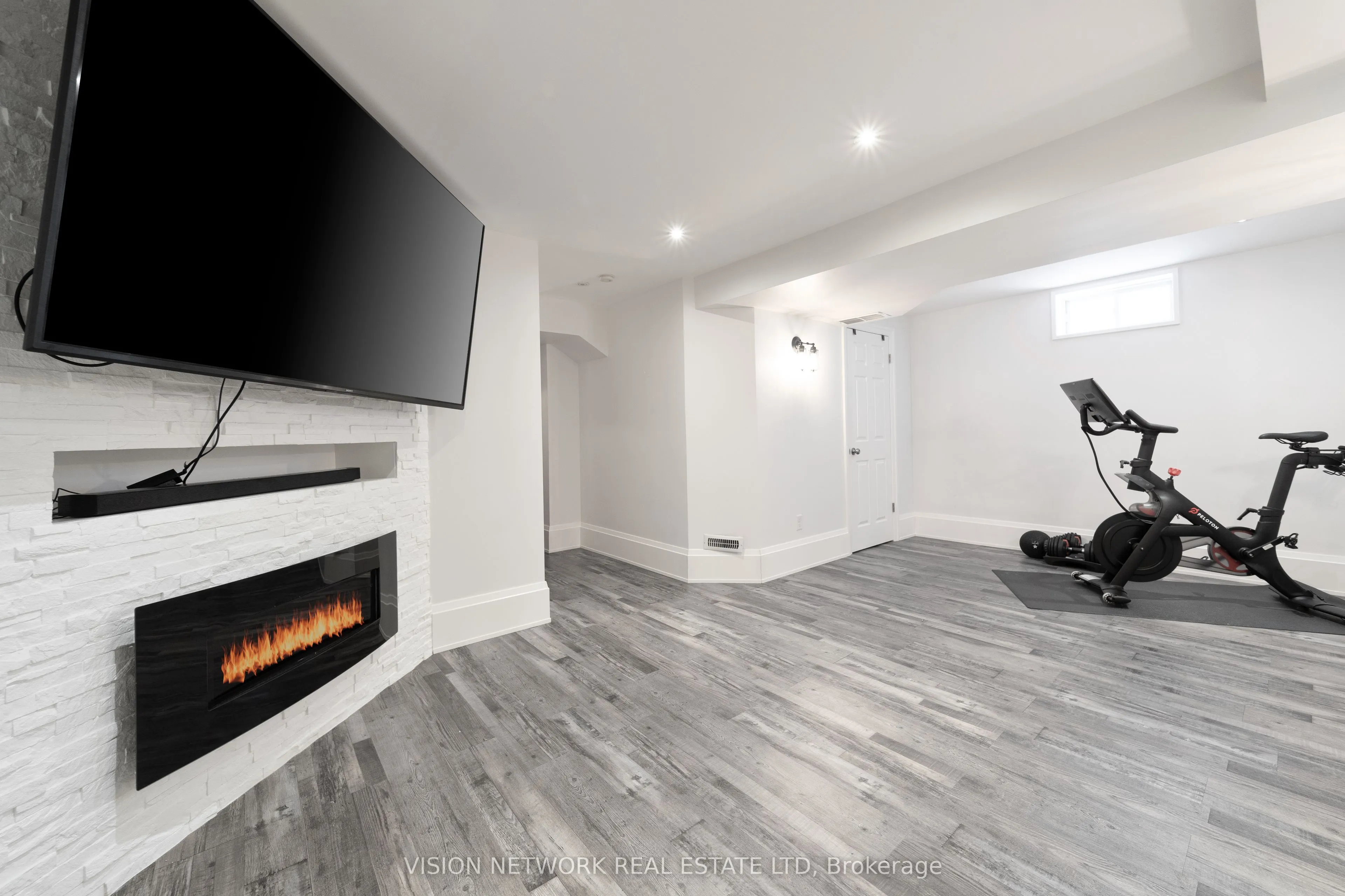 168 Gibson Crescent