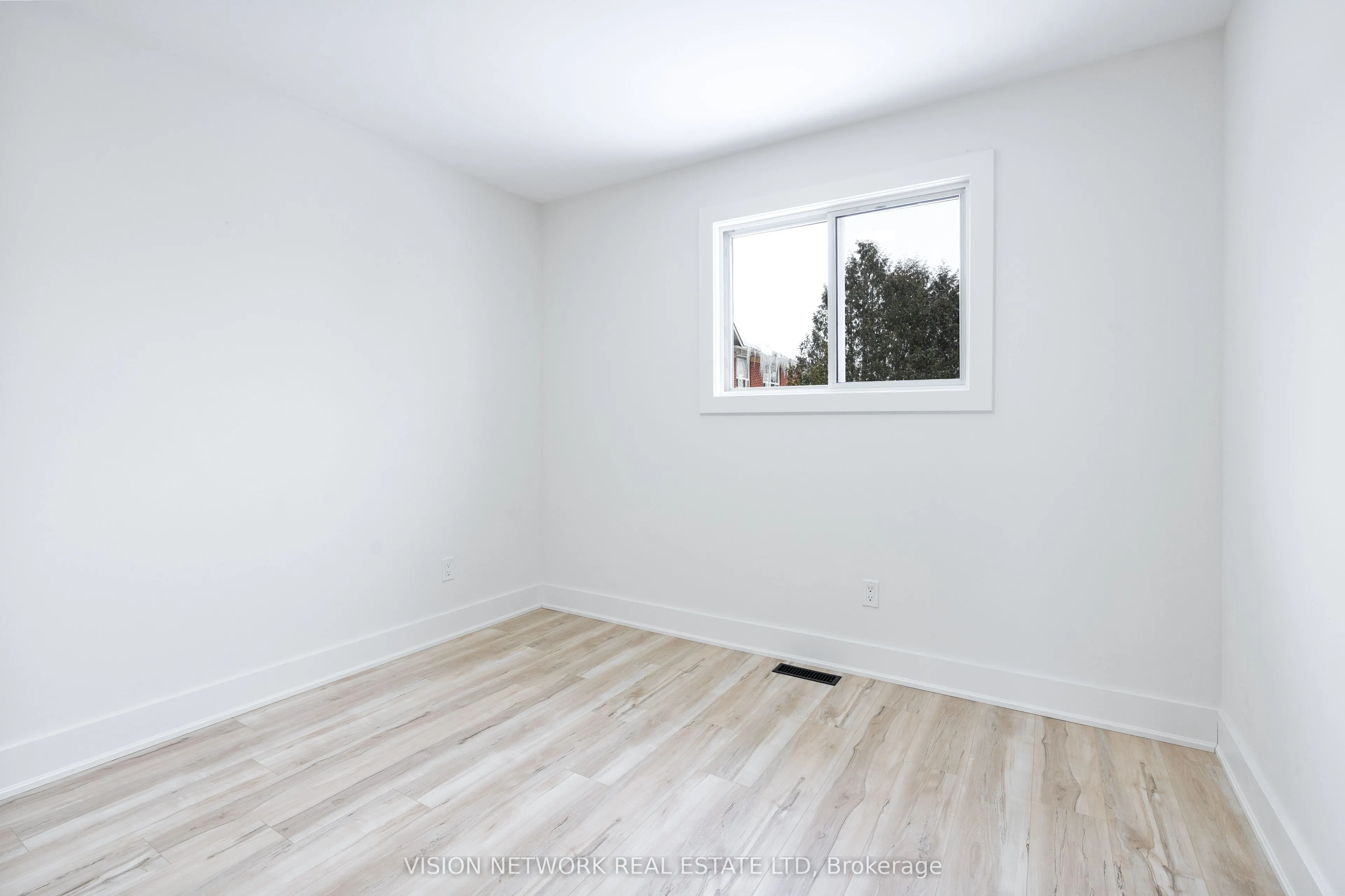 168 Gibson Crescent