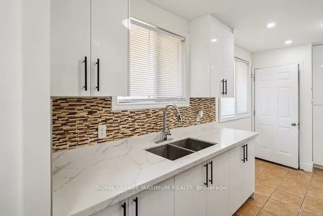 231 A Cedarbrae Avenue