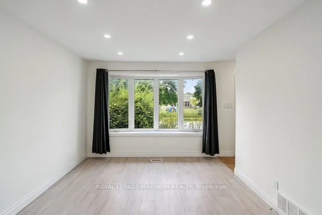 231 A Cedarbrae Avenue