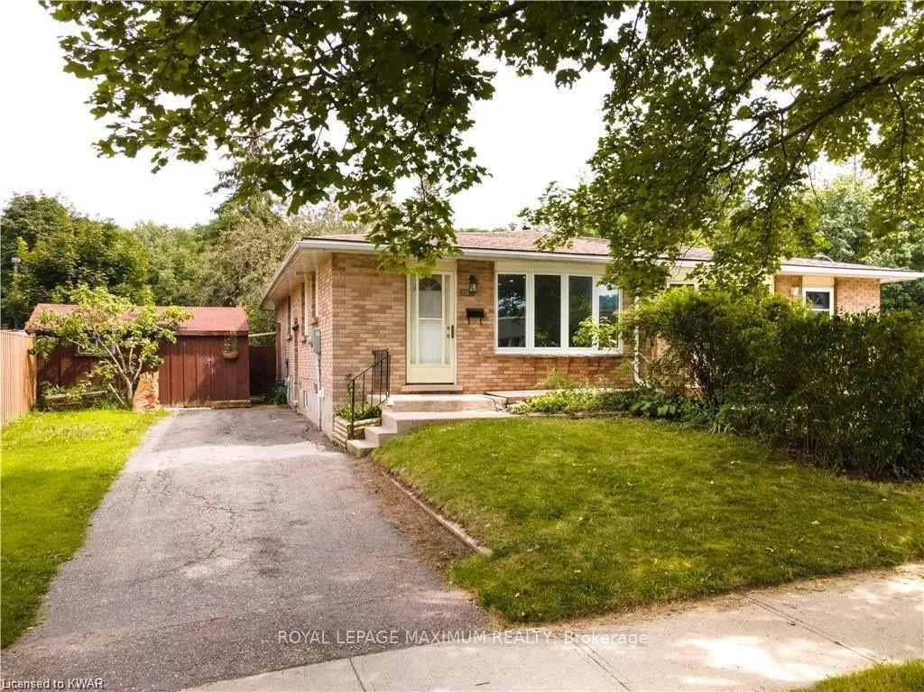 231 A Cedarbrae Avenue