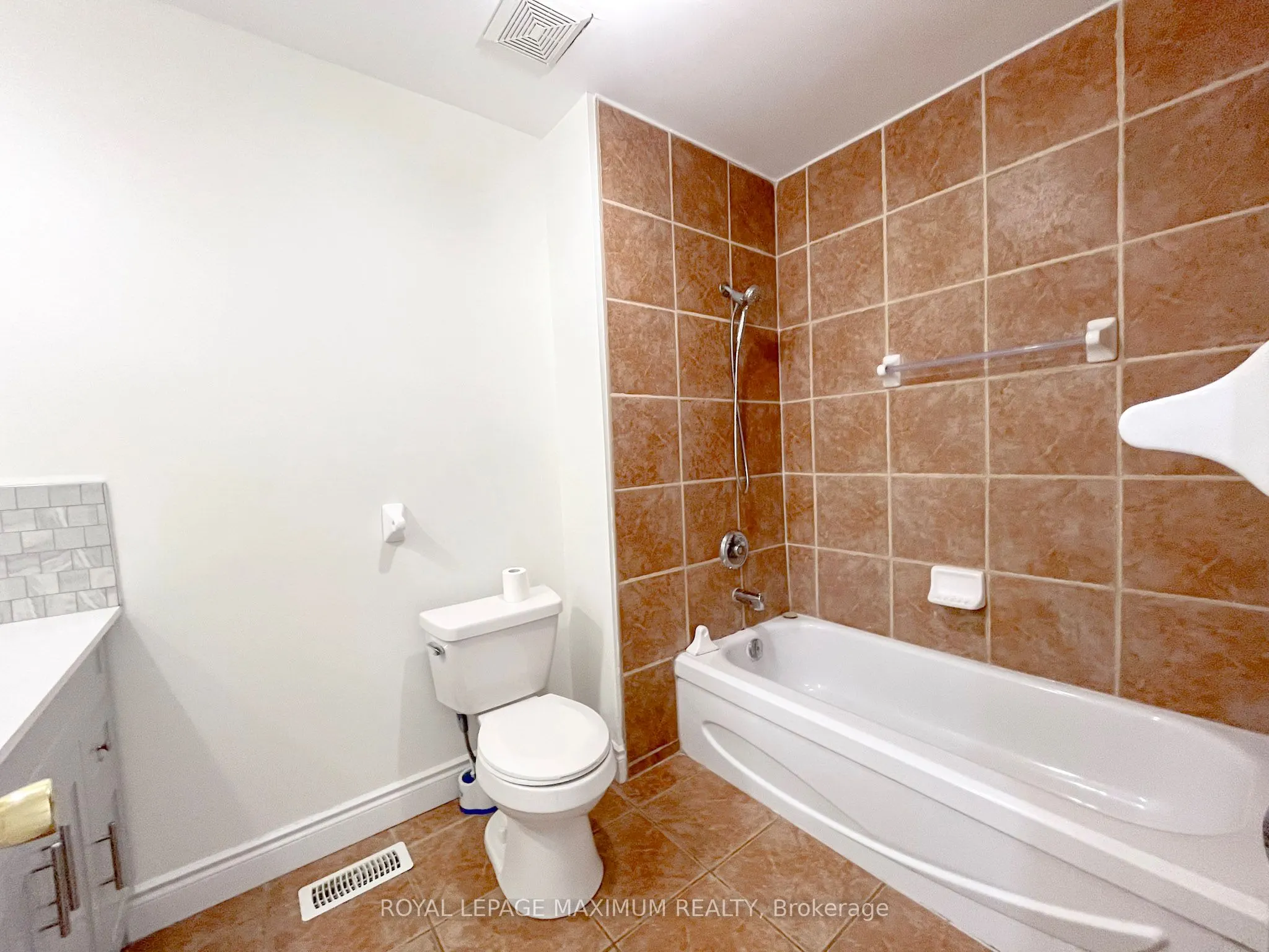 231 A Cedarbrae Avenue
