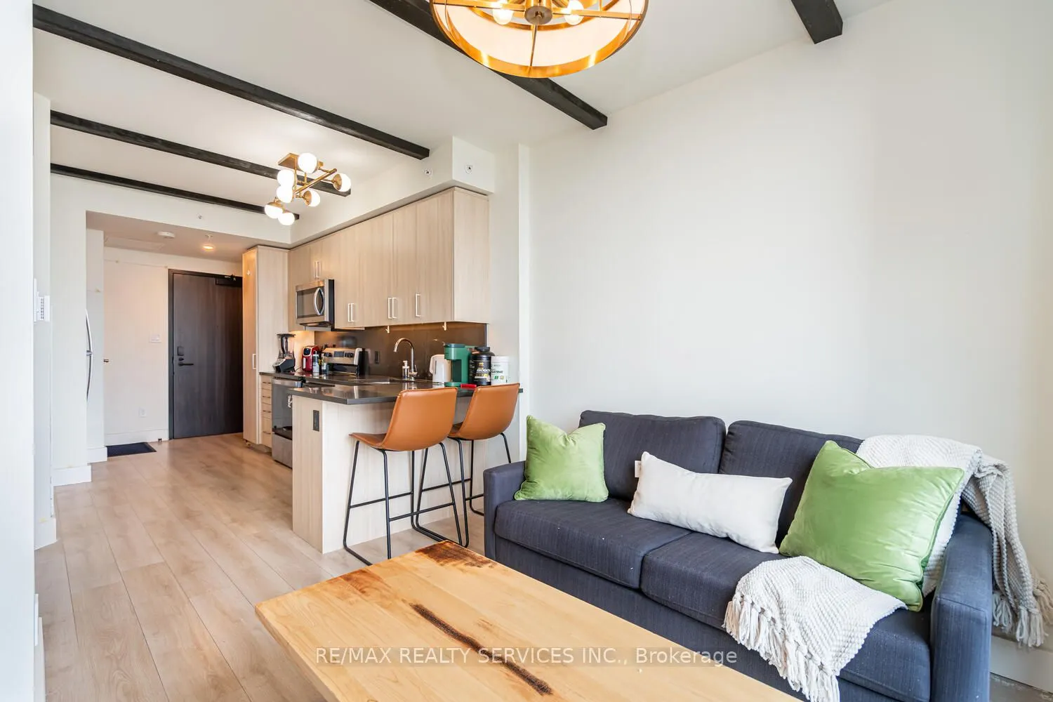 145 Columbia Street, #1736