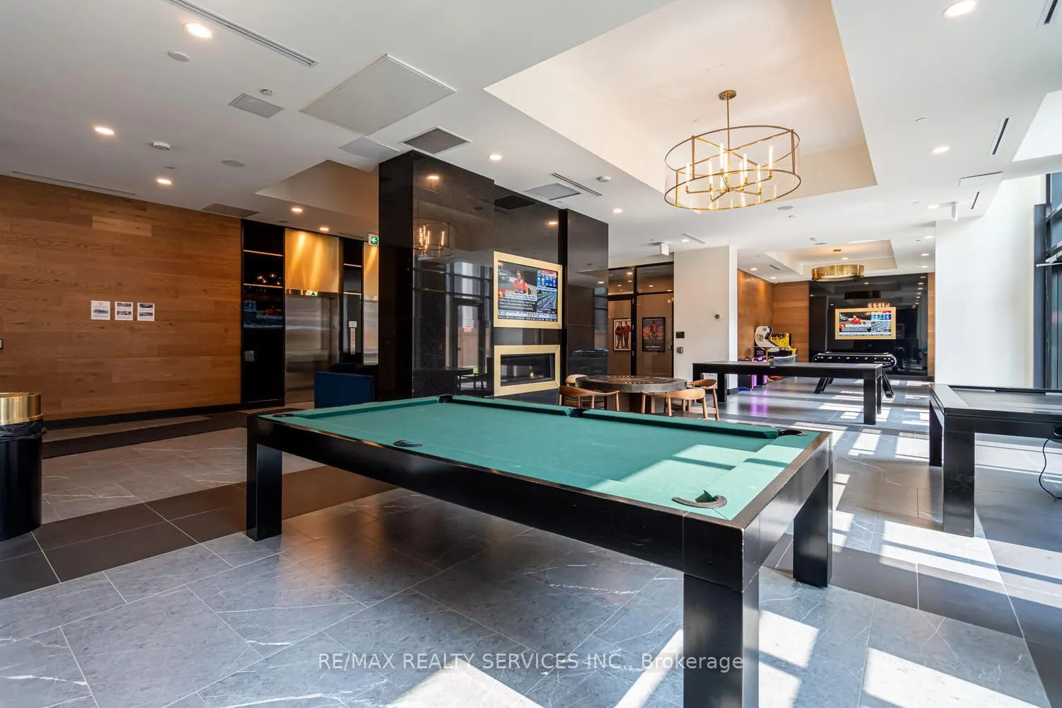 145 Columbia Street, #1736