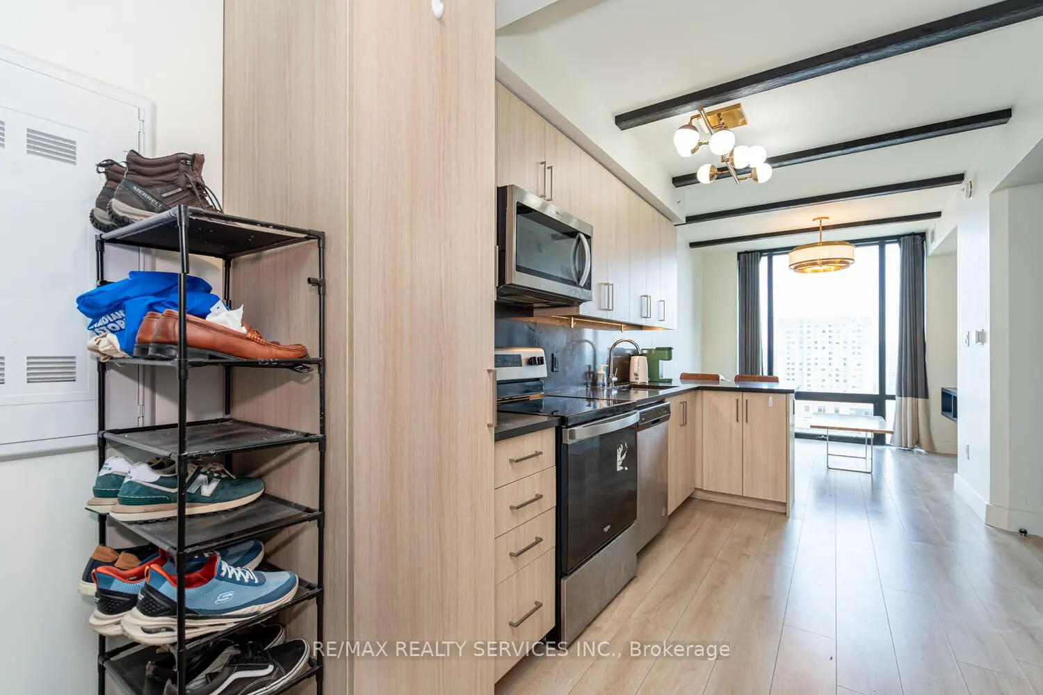 145 Columbia Street, #1736