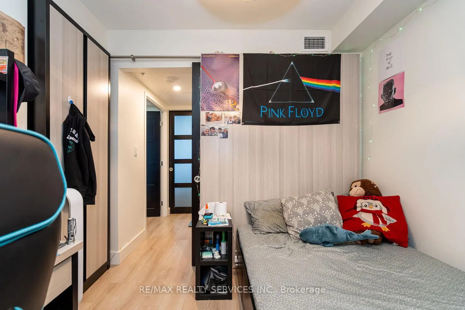 145 Columbia Street, #1736