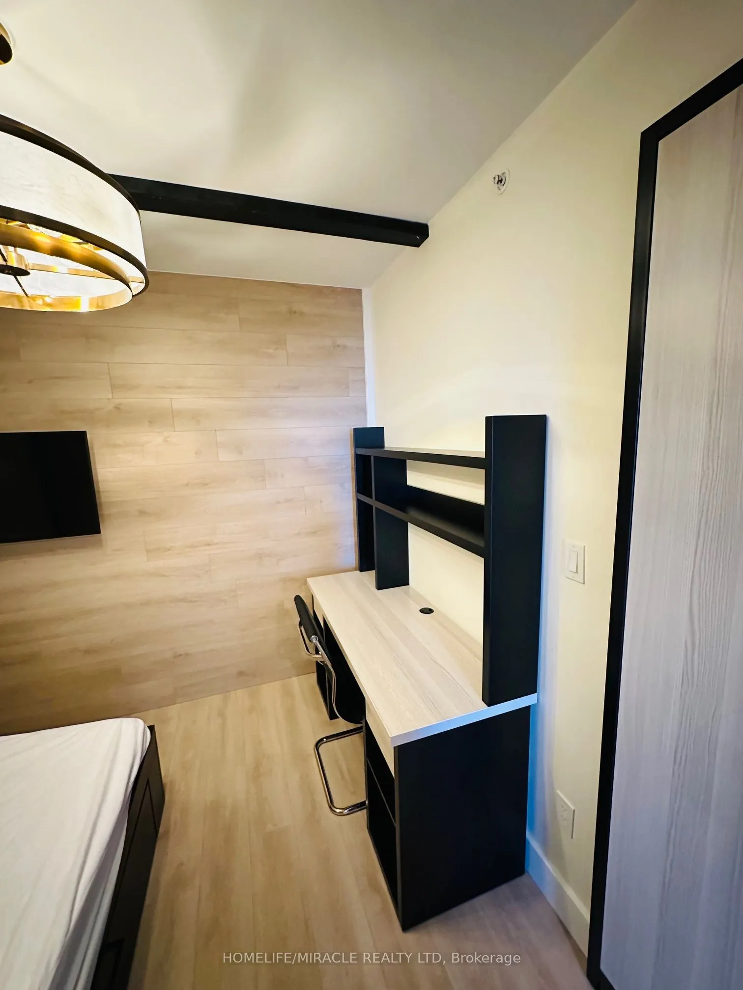 145 Columbia Street W, #2226