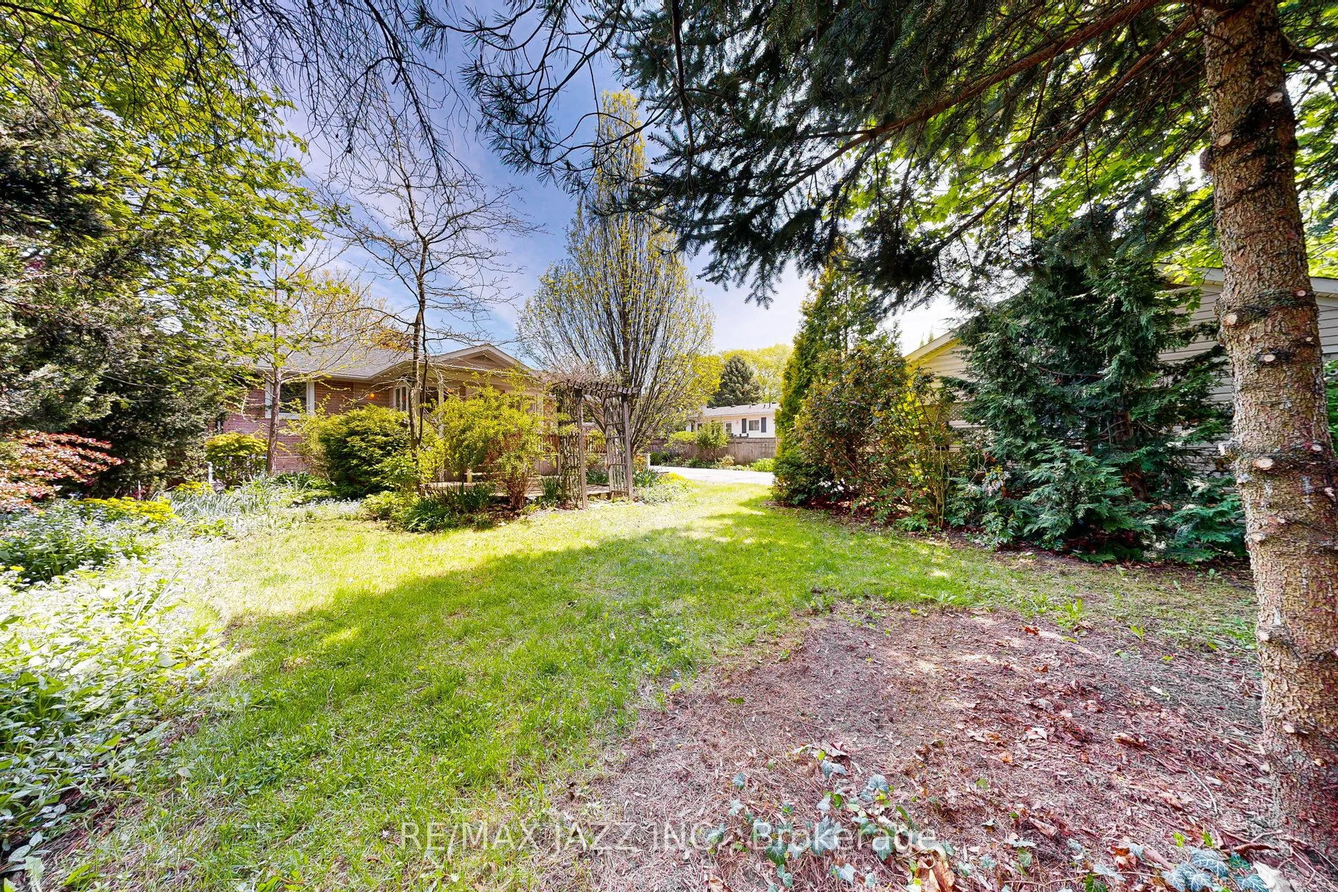 13 Springbrook Road