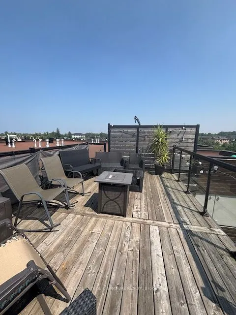 35 Midhurst Heights, #4