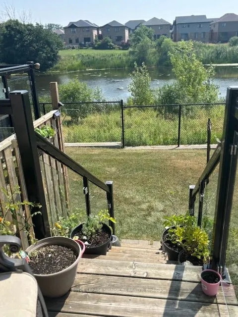 35 Midhurst Heights, #4