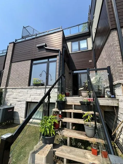 35 Midhurst Heights, #4